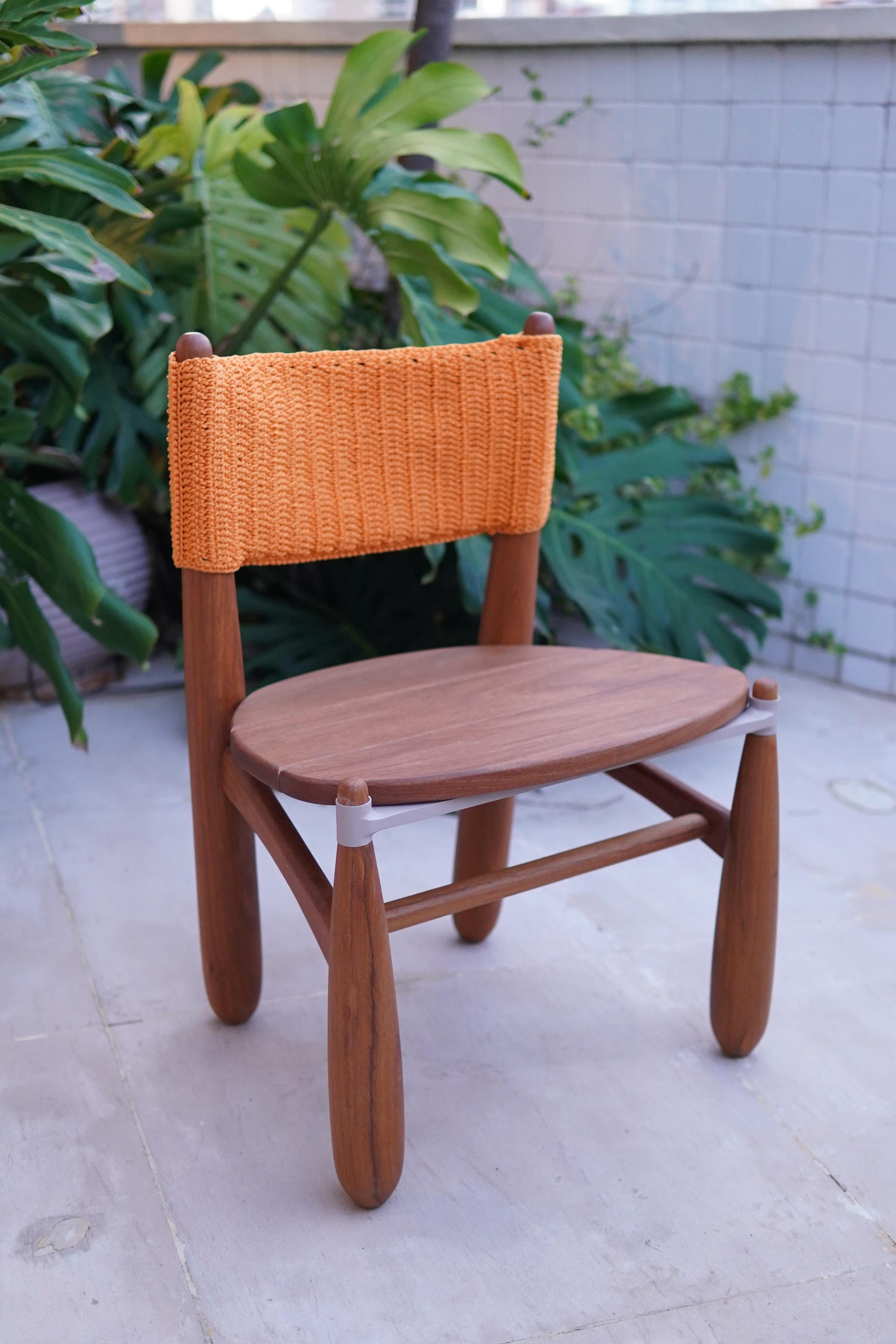 Aruanã chair outdoor in Solid Wood, Artisanal Techniques Sustainable. In New Condition For Sale In São Paulo, BR