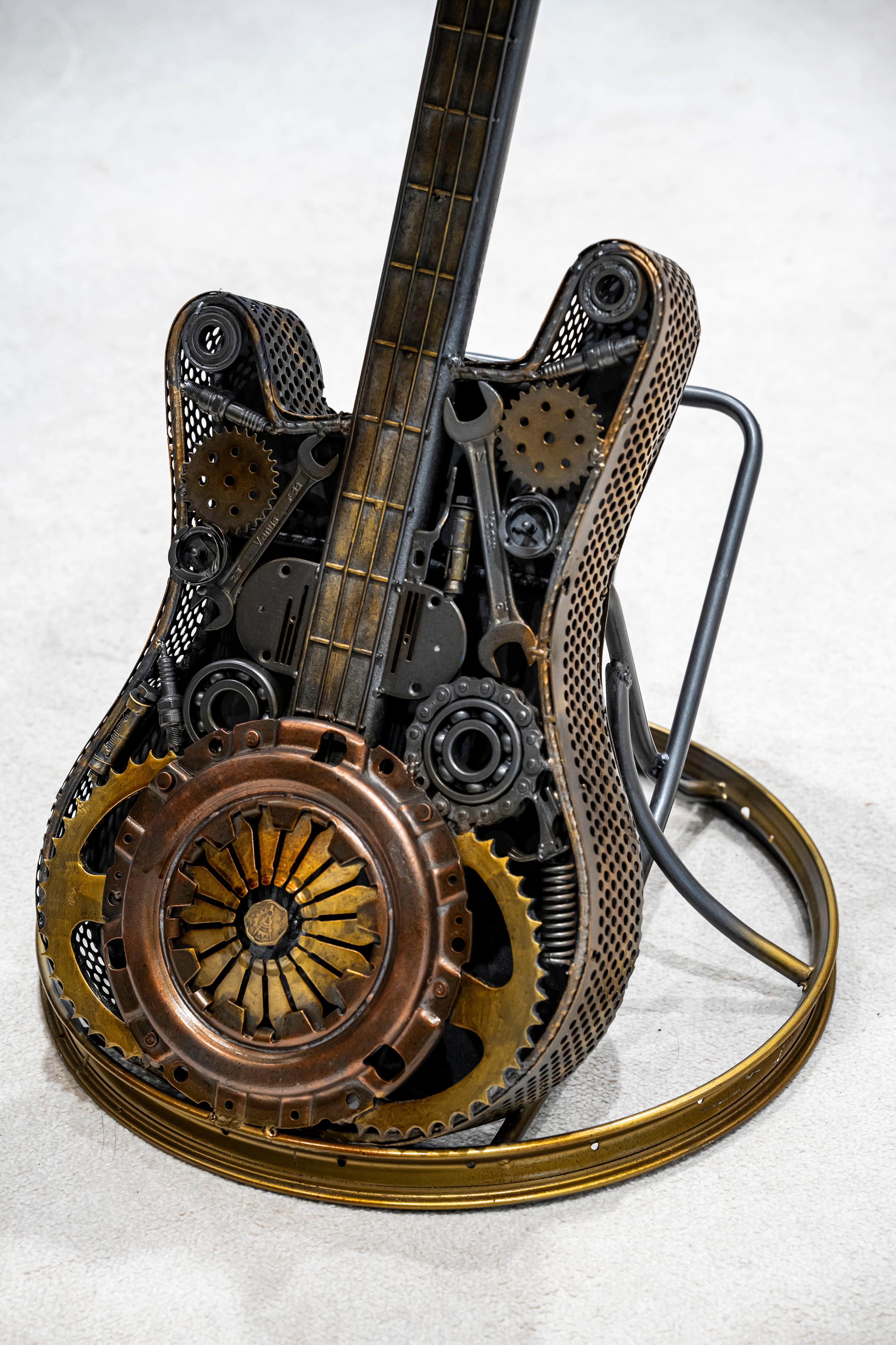  Gitarrenstuhl (Zeitgenössisch), Sculpture, von Arun A