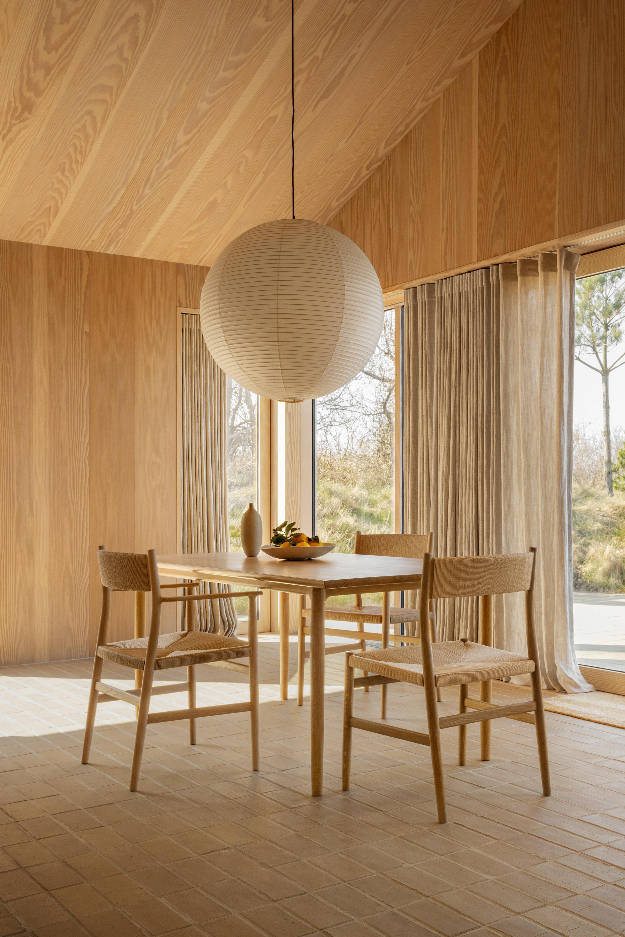 XXI secolo e contemporaneo Sedia da pranzo ARV - Oak Oak oliato e corda di carta di David Thulstrup in vendita
