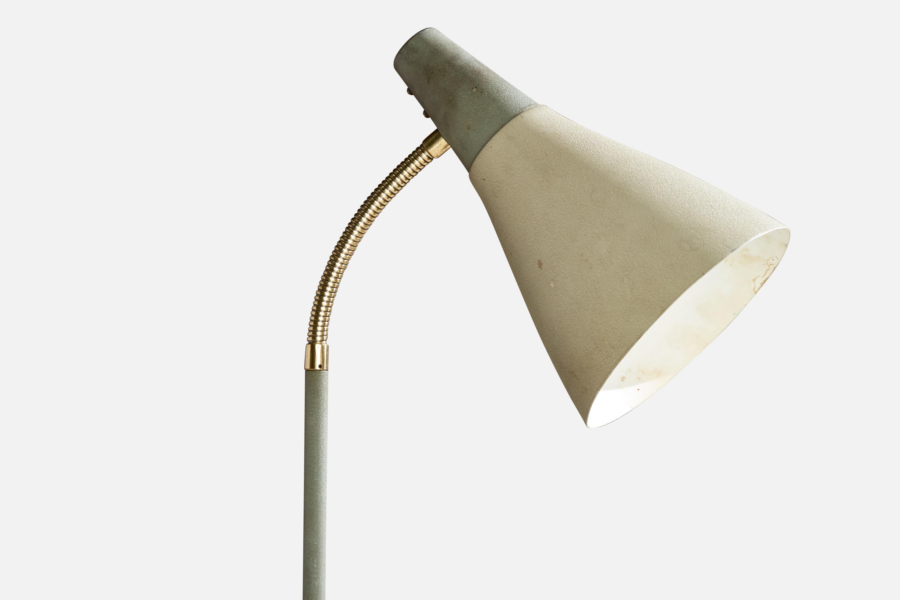 Scandinave moderne Arvid Böhlmarks Lampfabrik, lampadaire, métal, laiton, fer, Suède, années 1950 en vente