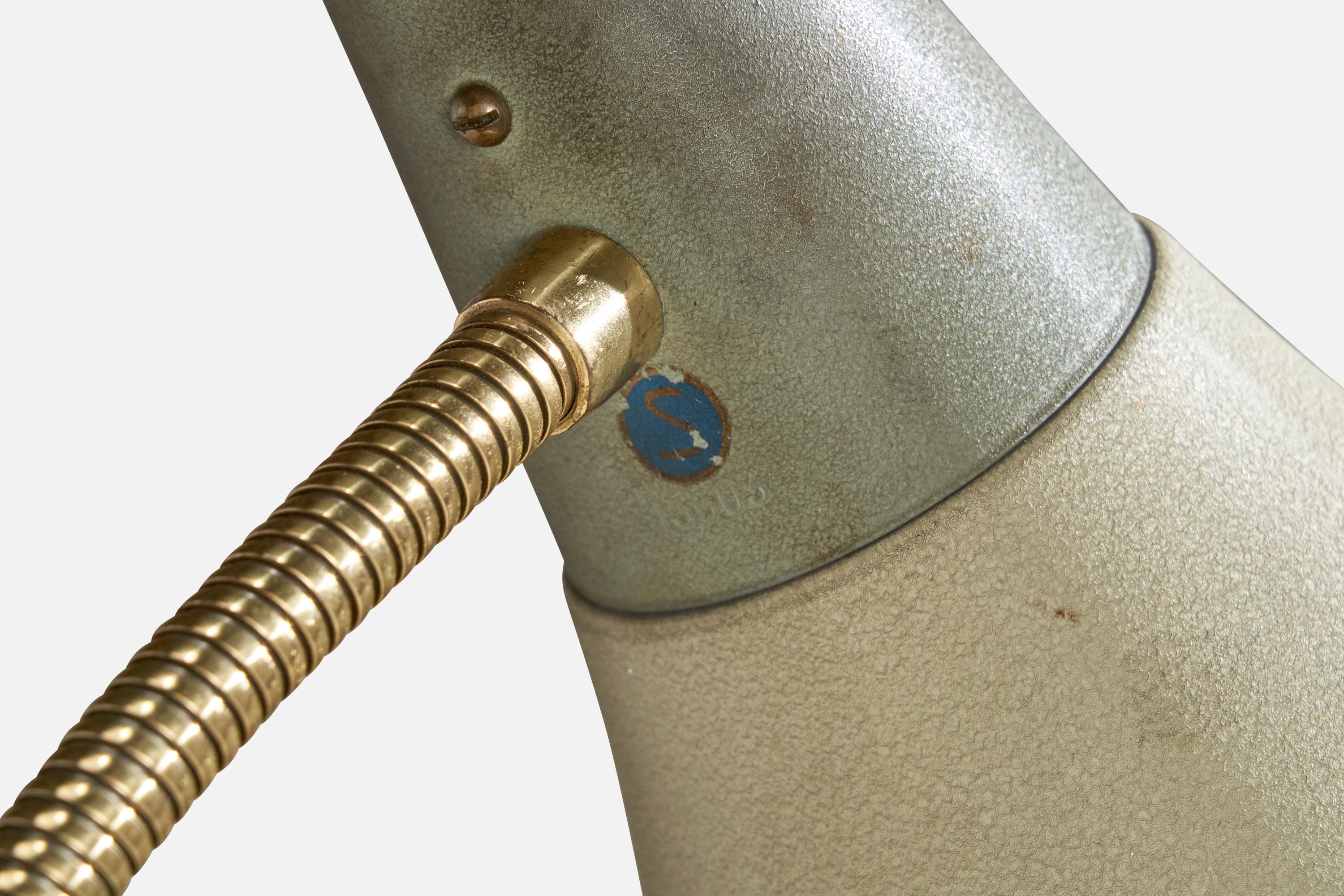 Métal Arvid Böhlmarks Lampfabrik, lampadaire, métal, laiton, fer, Suède, années 1950 en vente