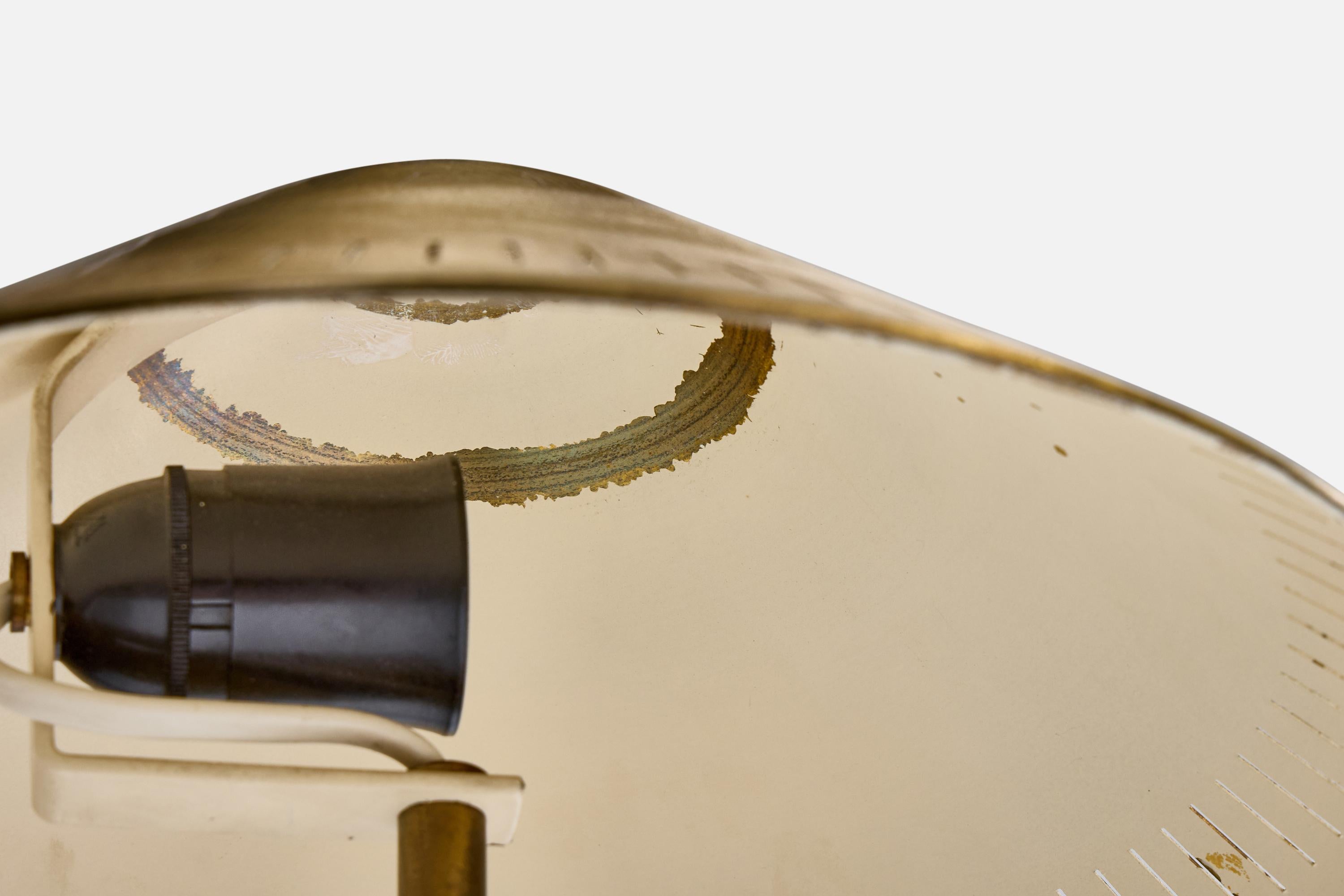 Arvid Böhlmarks Lampfabrik, Lámpara de mesa, latón, olmo, Suecia, años 40 en venta 2