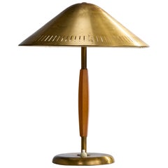 Arvid Böhlmarks Lampfabrik, Lampada da tavolo, ottone, olmo, Svezia, anni '40