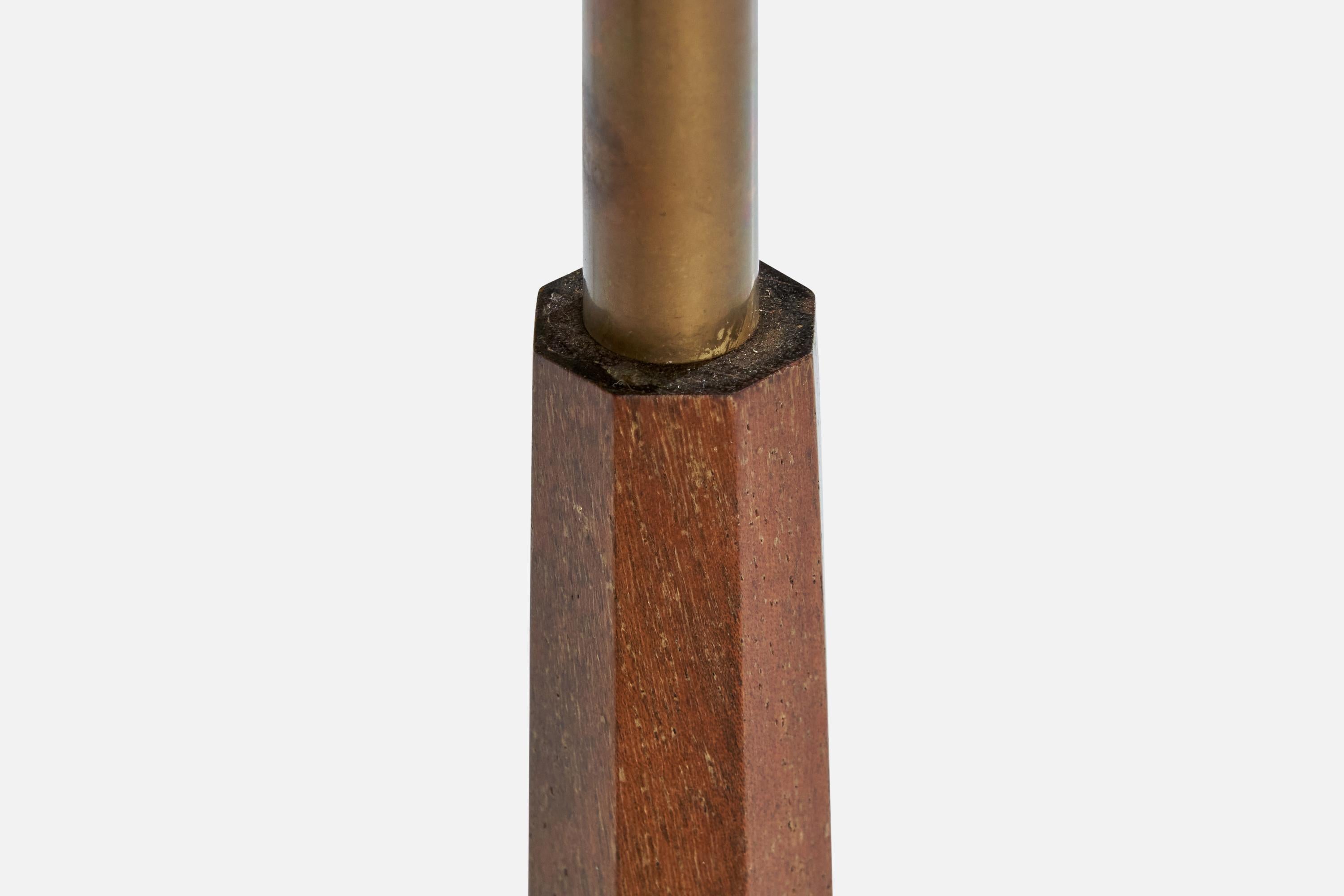 Milieu du XXe siècle Arvid Böhlmarks Lampfabrik, lampe de table, laiton, Wood, tissu, Suède, années 1930 en vente