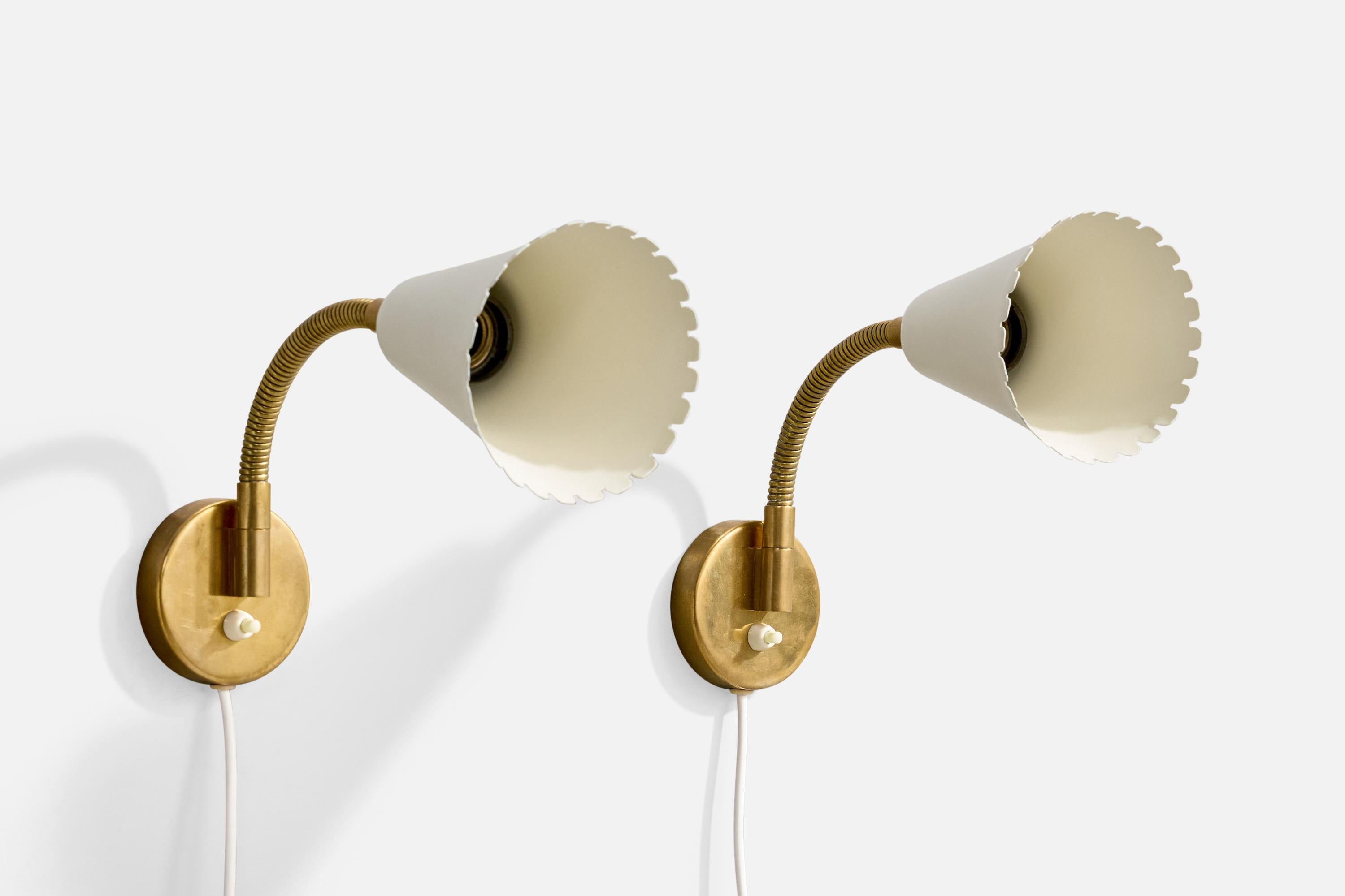 A brass and white-lacquered metal wall light produced by Arvid Böhlmarks Lampfabrik, Sweden, c. 1950s.

Overall Dimensions (Inches): 13.5