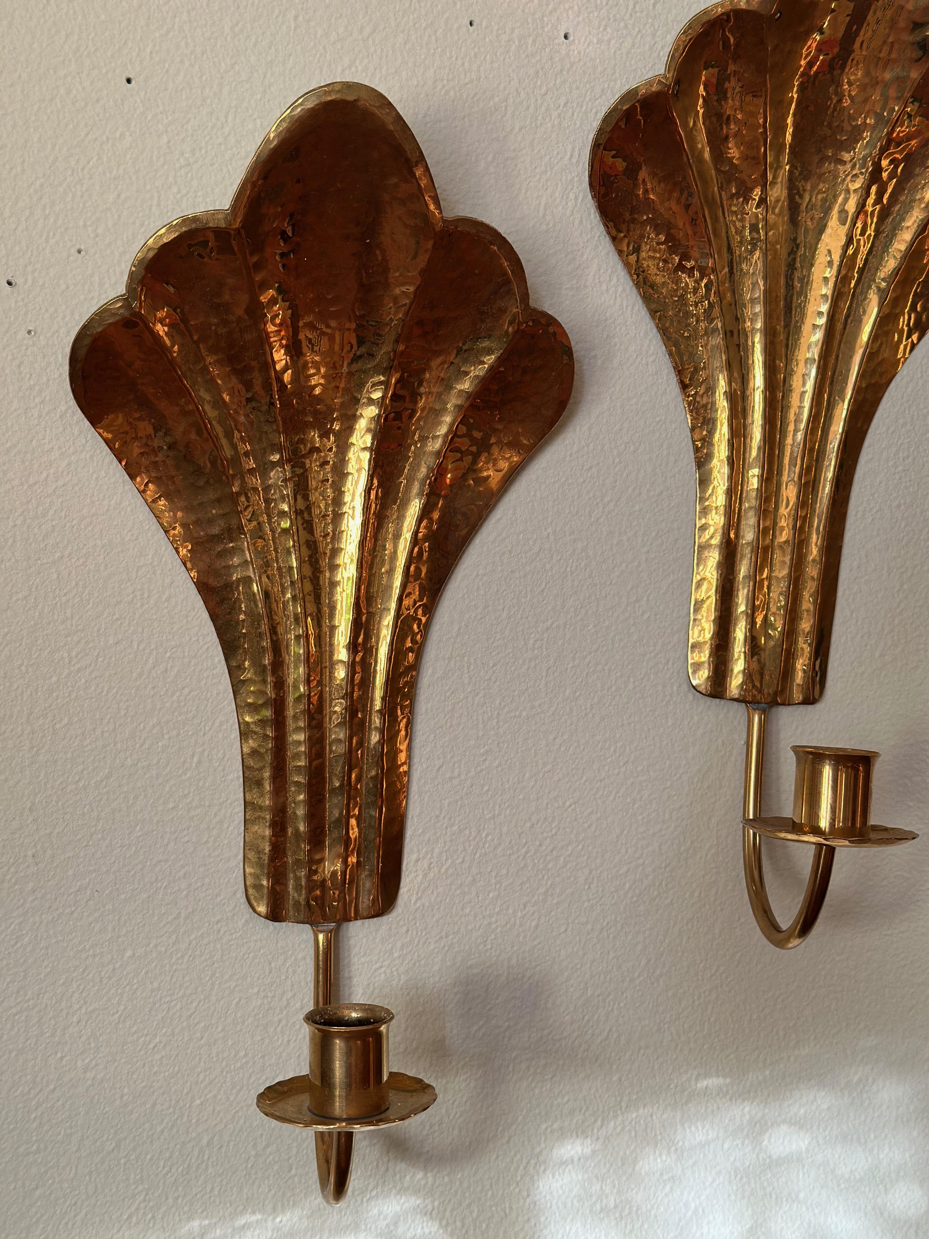 Svedese Coppia di candelieri da parete in ottone Arvika, anni '60. in vendita