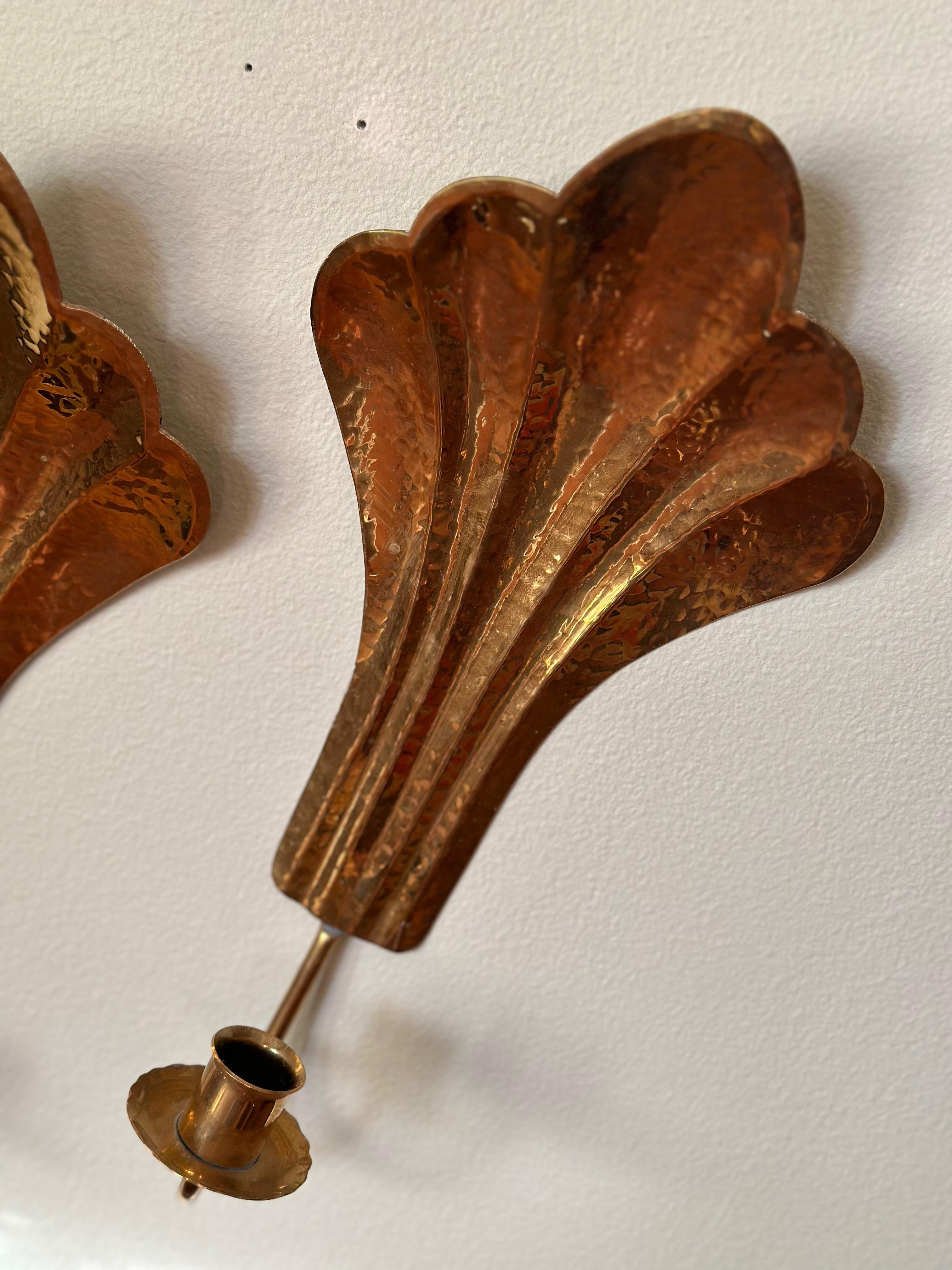 Ottone Coppia di candelieri da parete in ottone Arvika, anni '60. in vendita