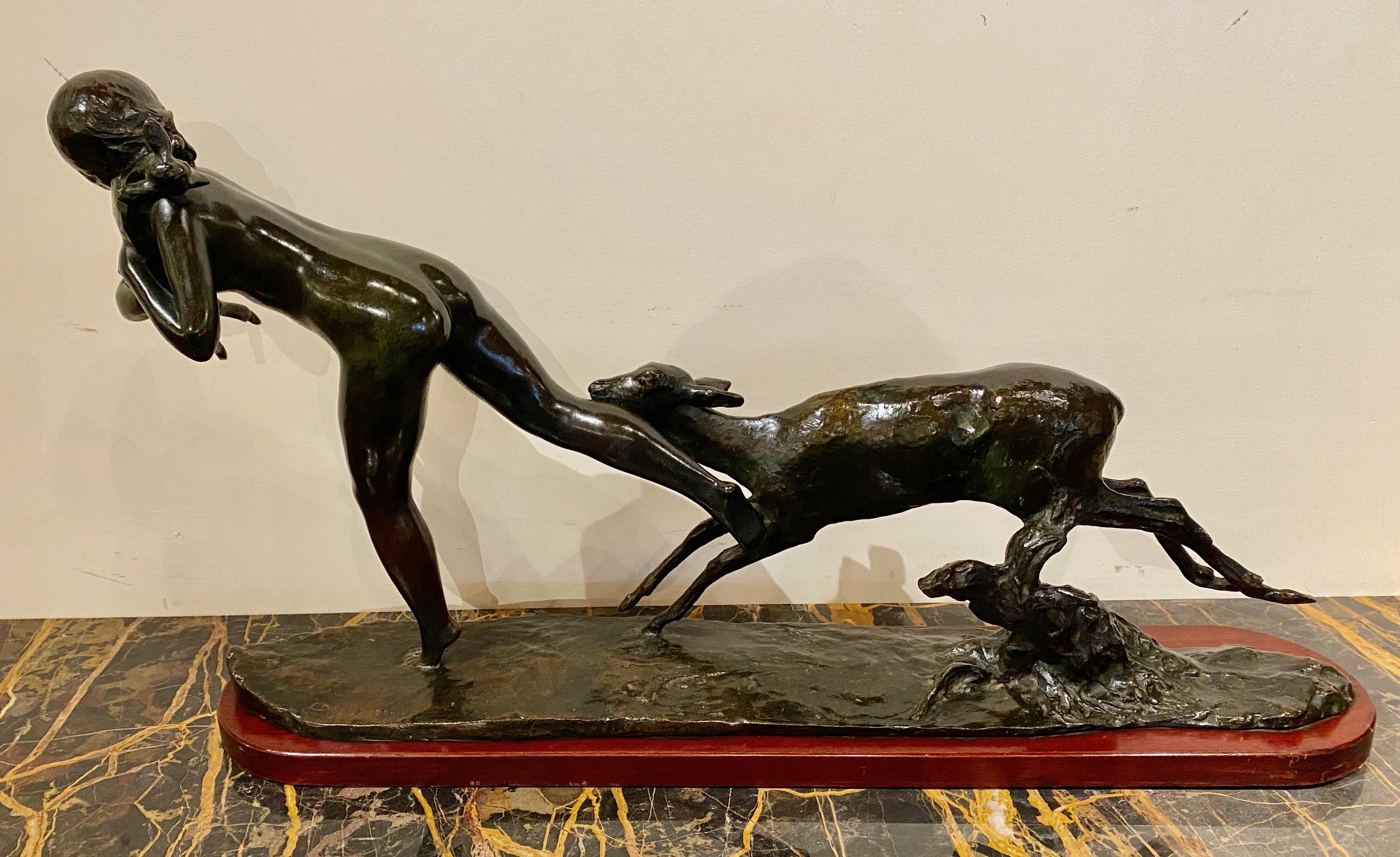 Français Ary Bitter, sculpture Art déco en bronze représentant une femme en train de courir avec des agneaux en vente