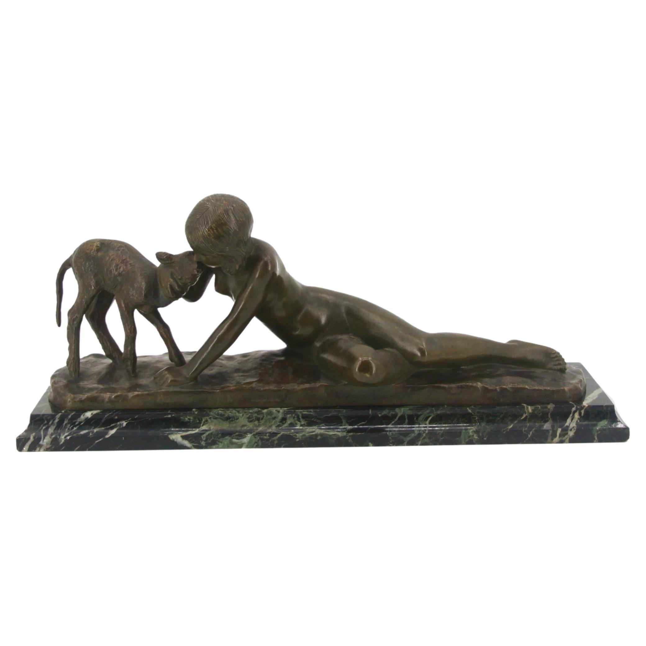 Ary Bitter - Sculpture en bronze d'une jeune femme et de l'agneau en vente