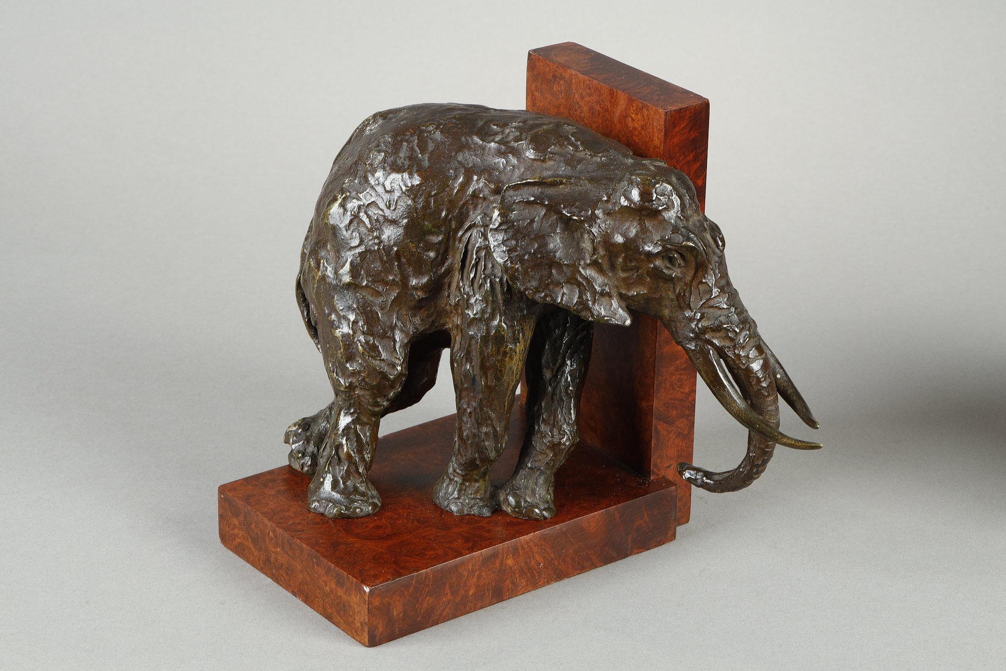 Pair of bookends with Elephants - Sculpture by Ary Bitter