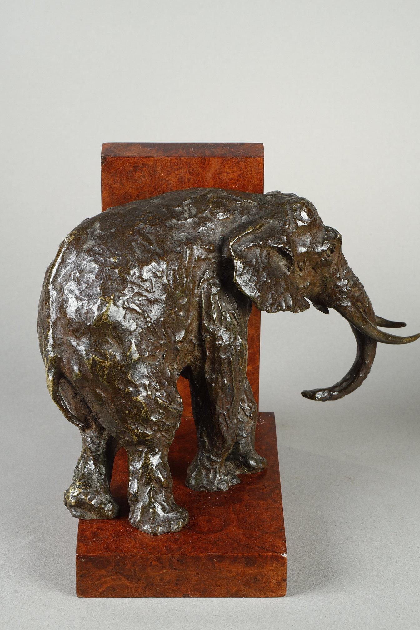 Pair of bookends with Elephants - Gold Figurative Sculpture by Ary Bitter