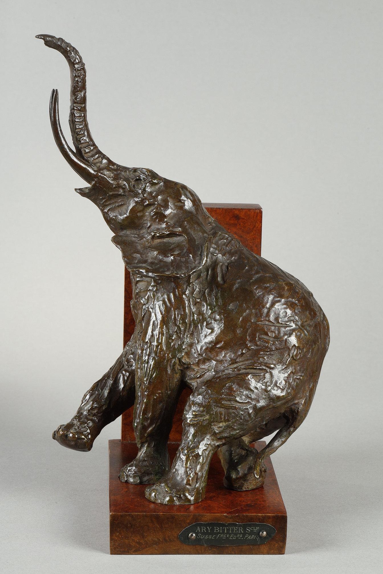 Pair of bookends with Elephants For Sale 1