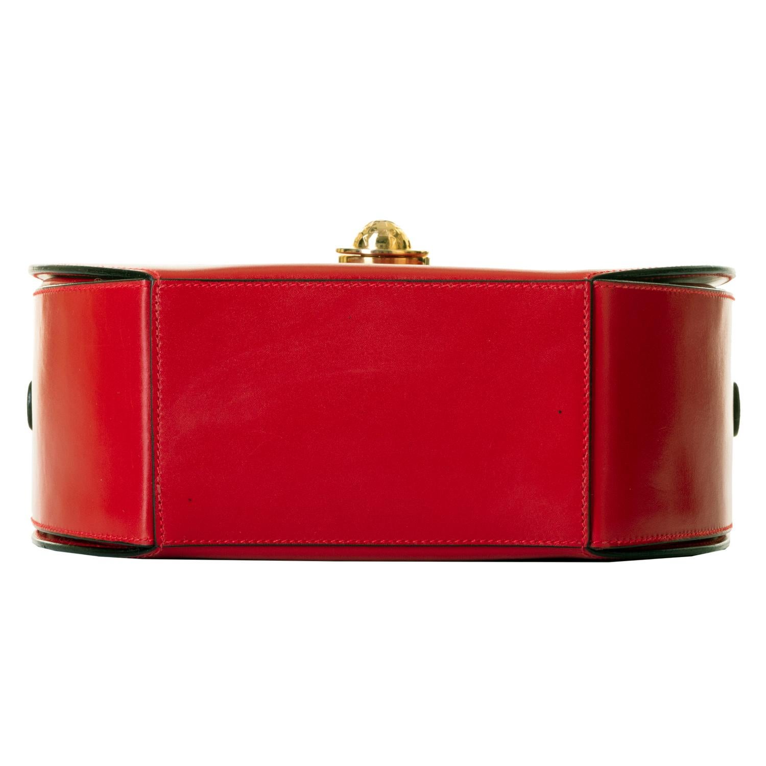As New Celine of Paris Red Box Leather 'Star' Shoulder Bag with Gold Hardware For Sale 1
