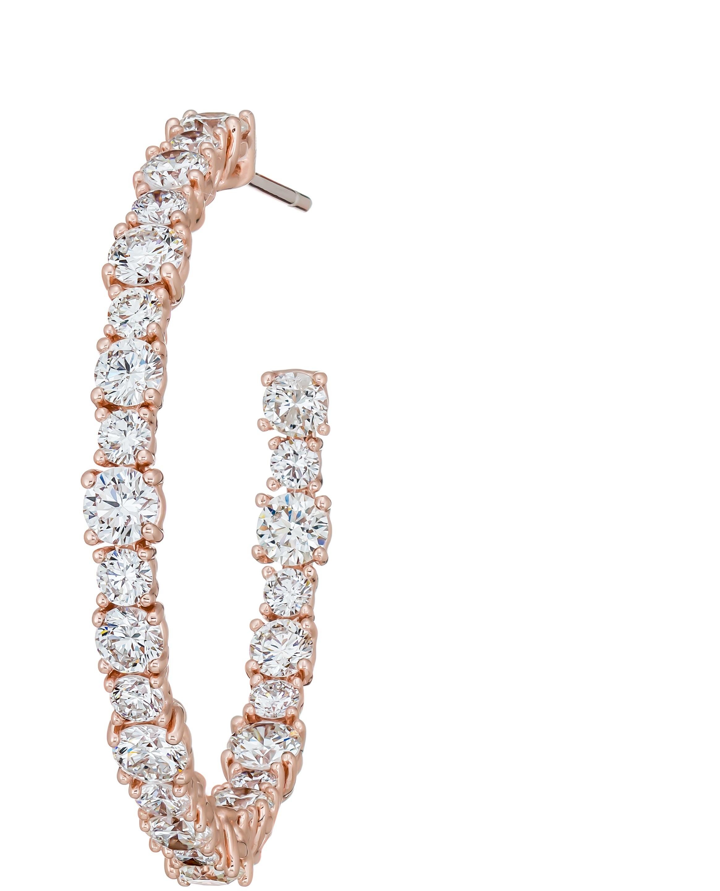 AS29
18k pink gold round diamond small hoop earrings

Diamonds will never be out of style! Crafted from 18kt pink gold, these white diamond small hoop earrings from AS29 exude nothing more than timeless elegance. Diamonds are a girl's best friend,