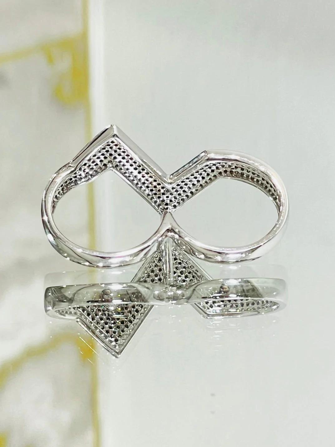 Women's AS29 18k Gold 'Arrow' Diamond Two Finger Ring For Sale