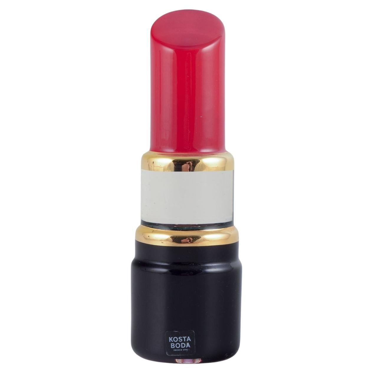 Åsa Jungnelius per Kosta Boda. Scultura 'Make Up' a forma di rossetto.