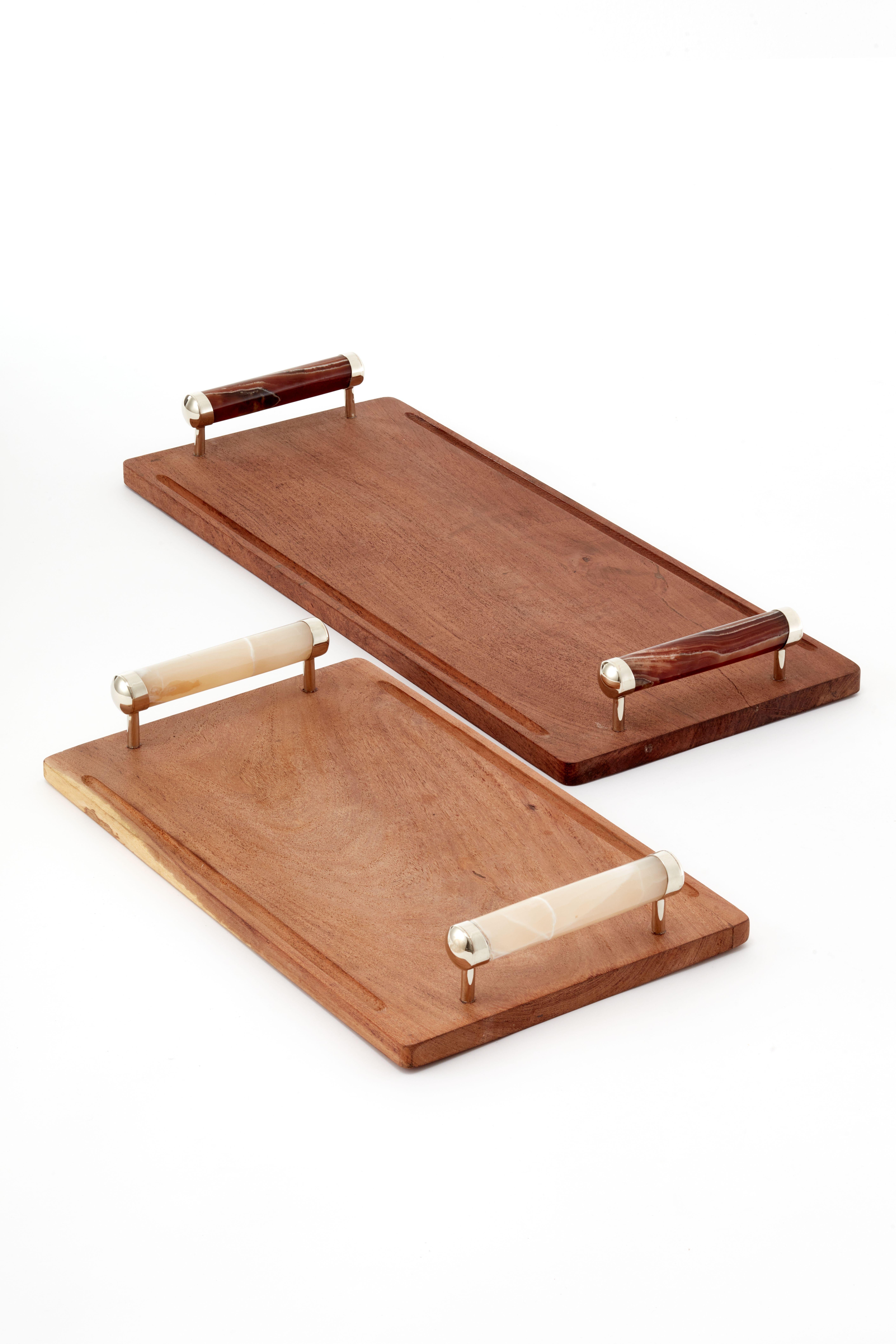 Organic Modern Asado Medium Rectangular Tray, Onyx Bordeaux, Carob Wood & Silver Alpaca For Sale