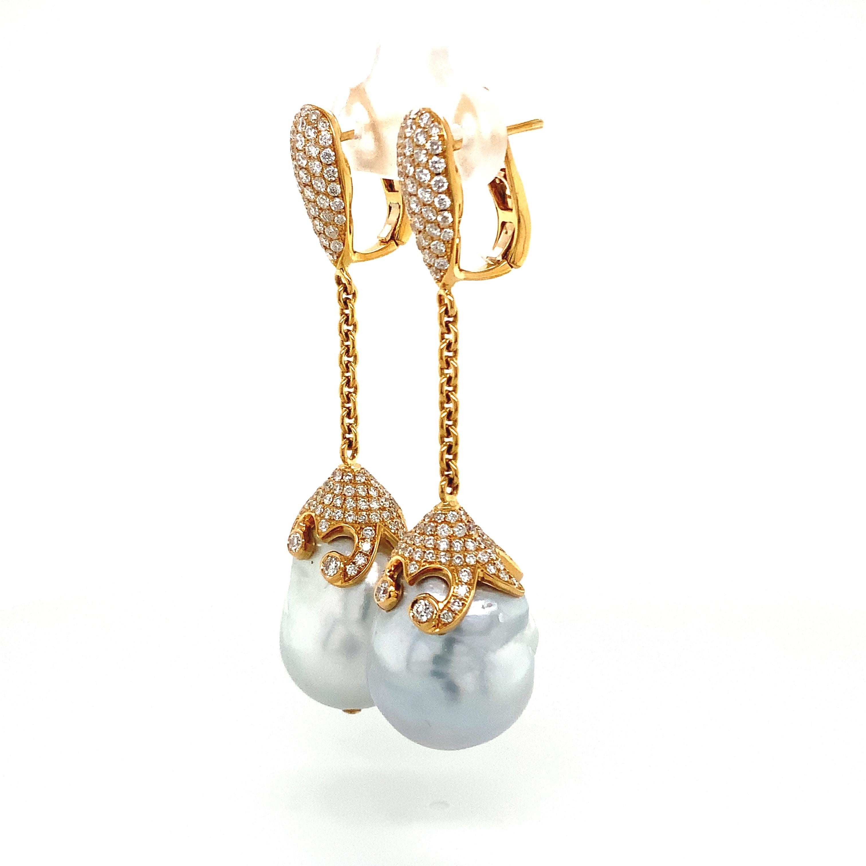 Brilliant Cut ASBA Collection 18kt Yellow Gold White South Sea Baroque Pearl and Pavé Set Diam For Sale