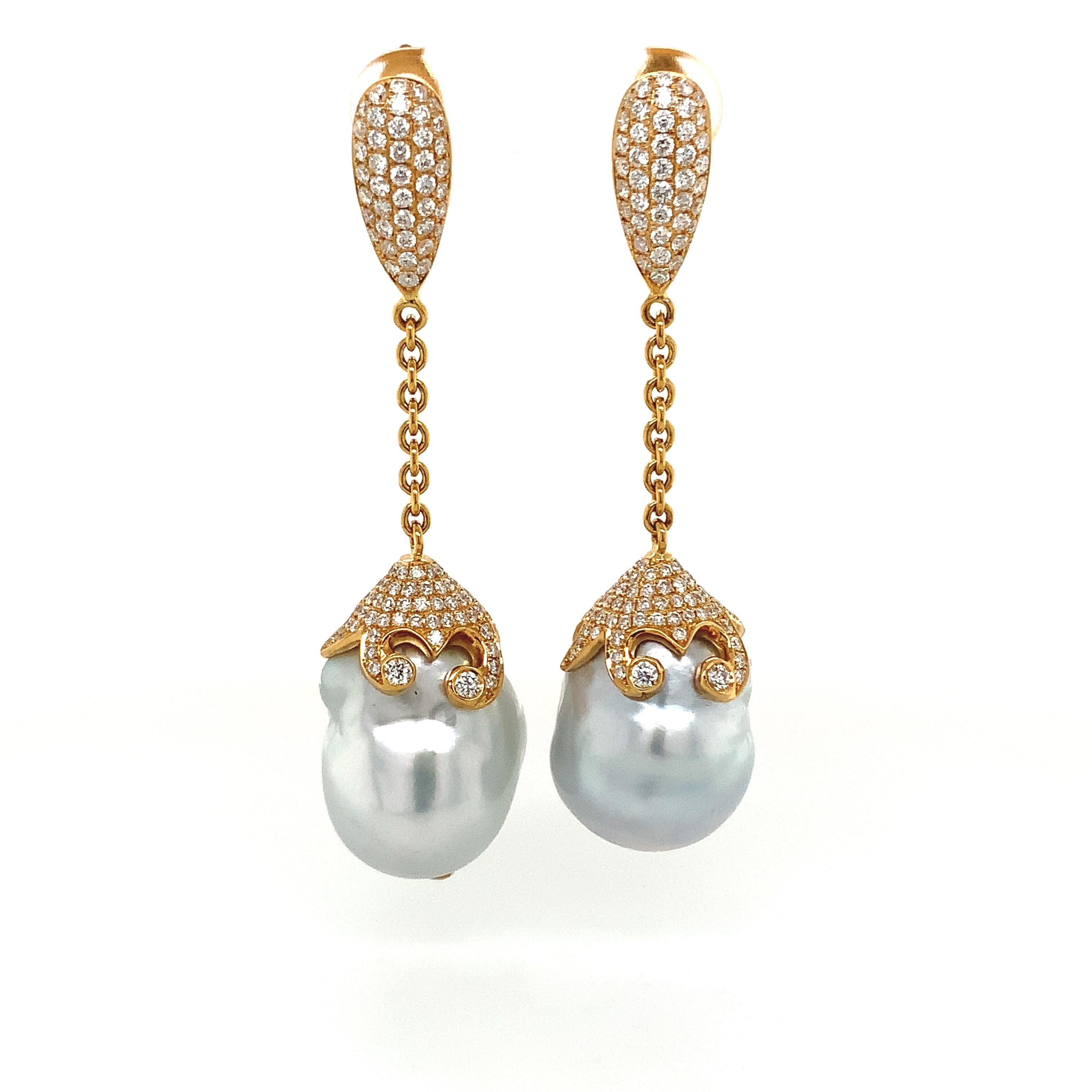 Women's or Men's ASBA Collection 18kt Yellow Gold White South Sea Baroque Pearl and Pavé Set Diam For Sale