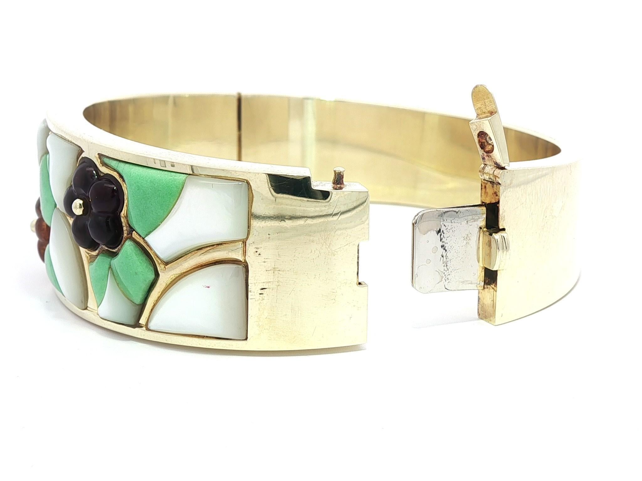 Asch Grossbardt 14k Gold Intarsien Perlmutt Türkis & geschnitzten Steinen Armreif im Angebot 3