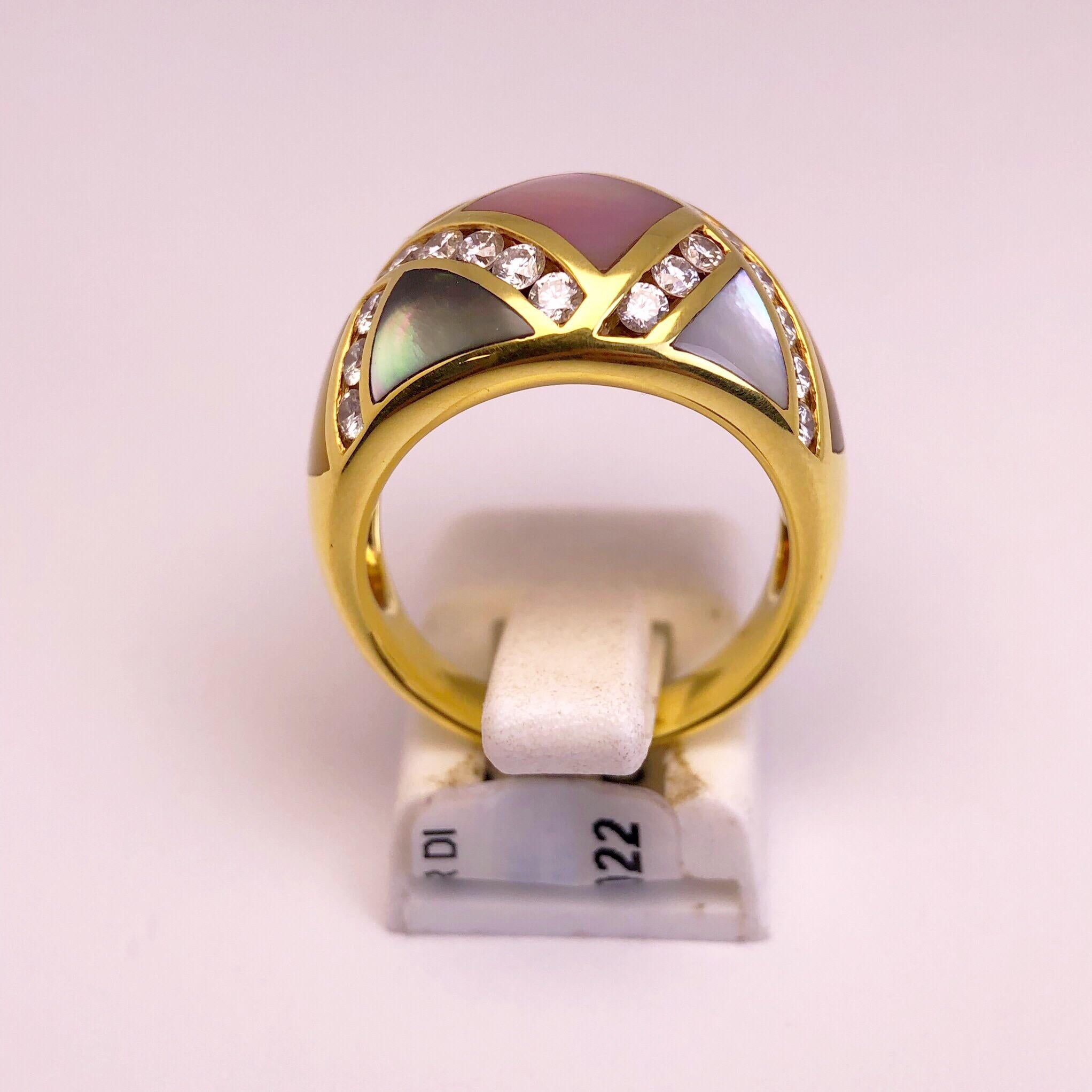 Asch Grossbardt 18 KT Gelbgold, 1.00 CT Diamant und Perlmutt Dome Ring (Moderne) im Angebot