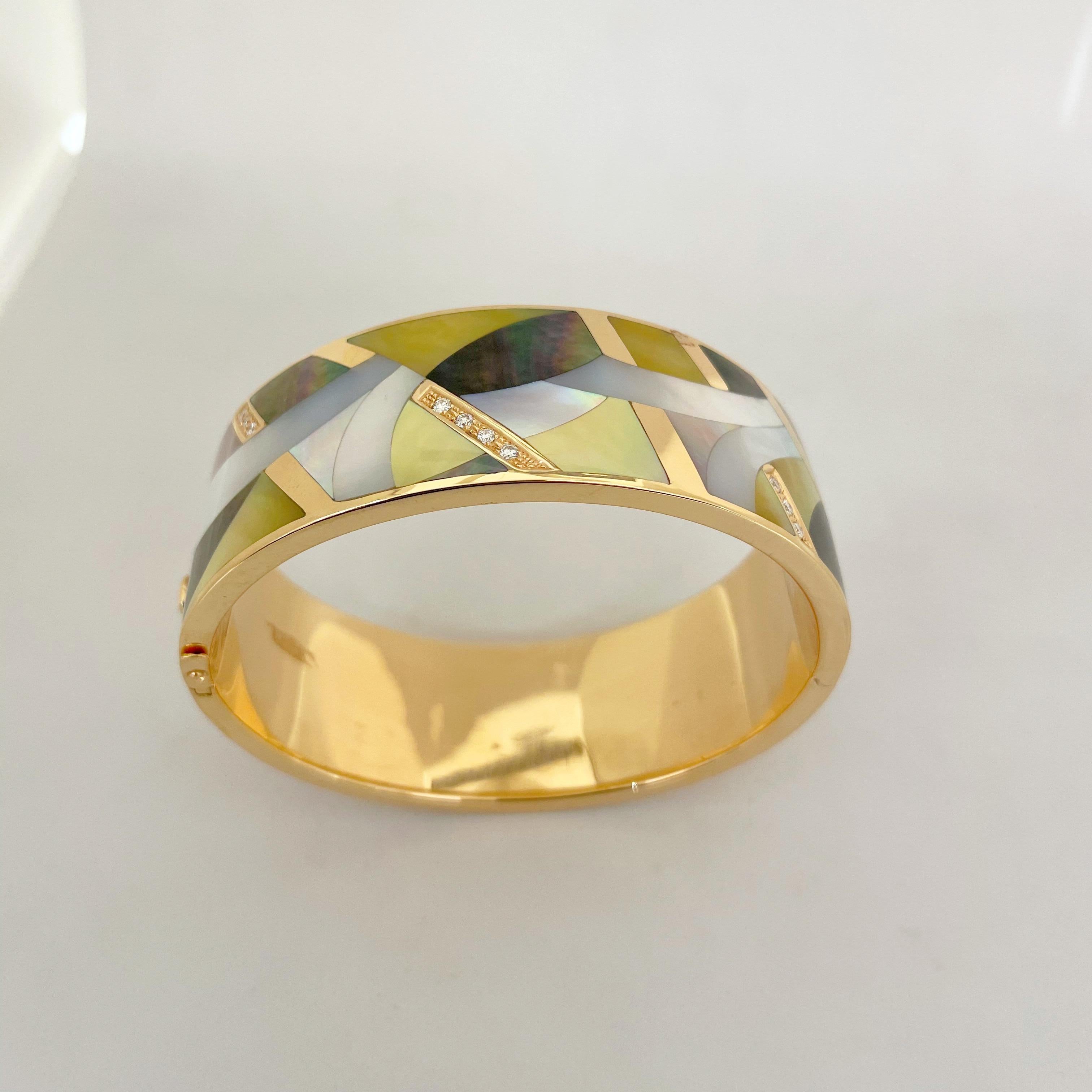 18KT Rose Gold Manschettenarmband mit Perlmutt- und Diamantintarsien von Asch Grossbardt im Angebot 1
