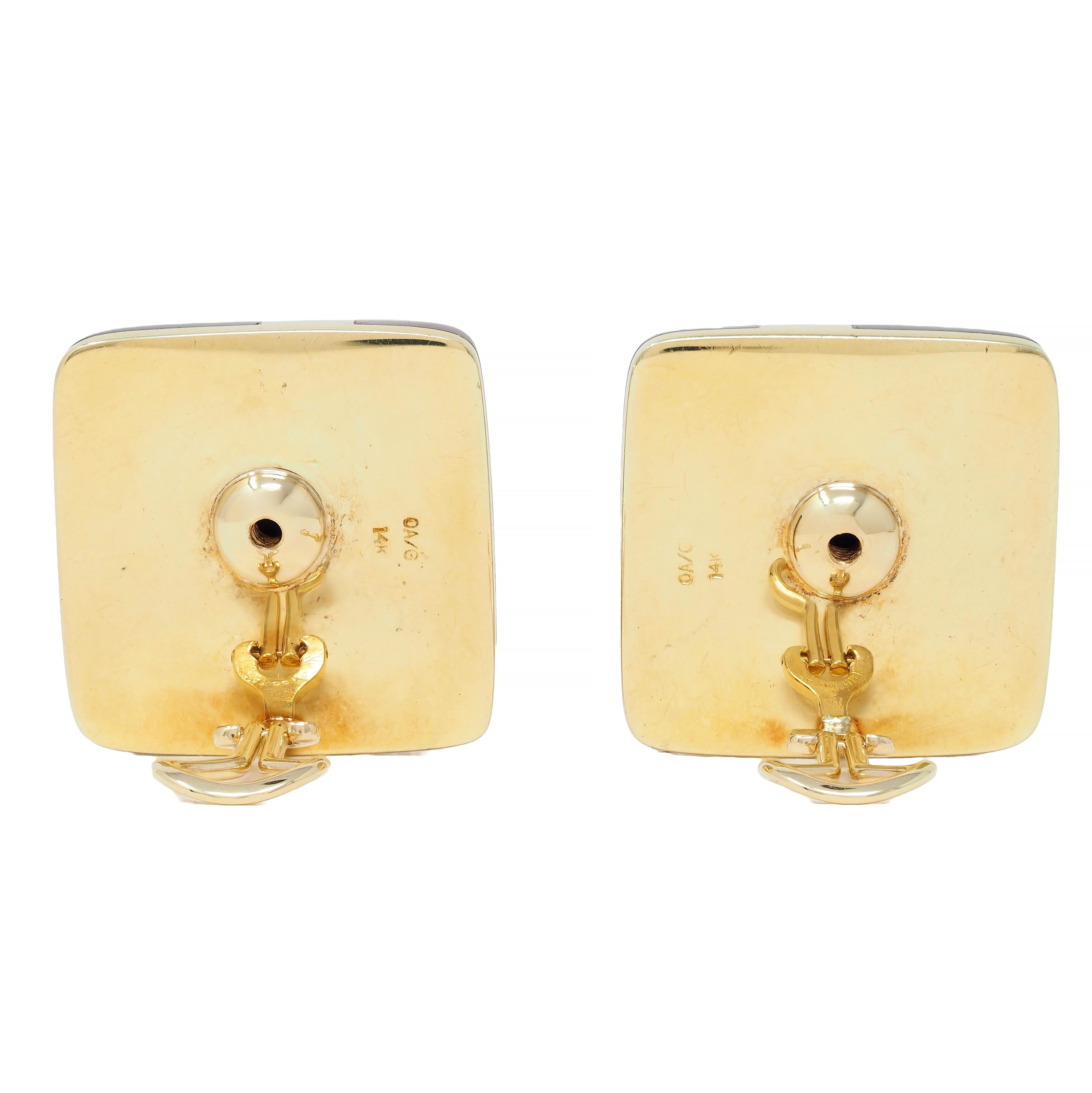 Asch Grossbardt 1980er Jahre Mehrfarbige Ohrringe aus 14 Karat Gelbgold mit Kissen-Intarsien im Angebot 1