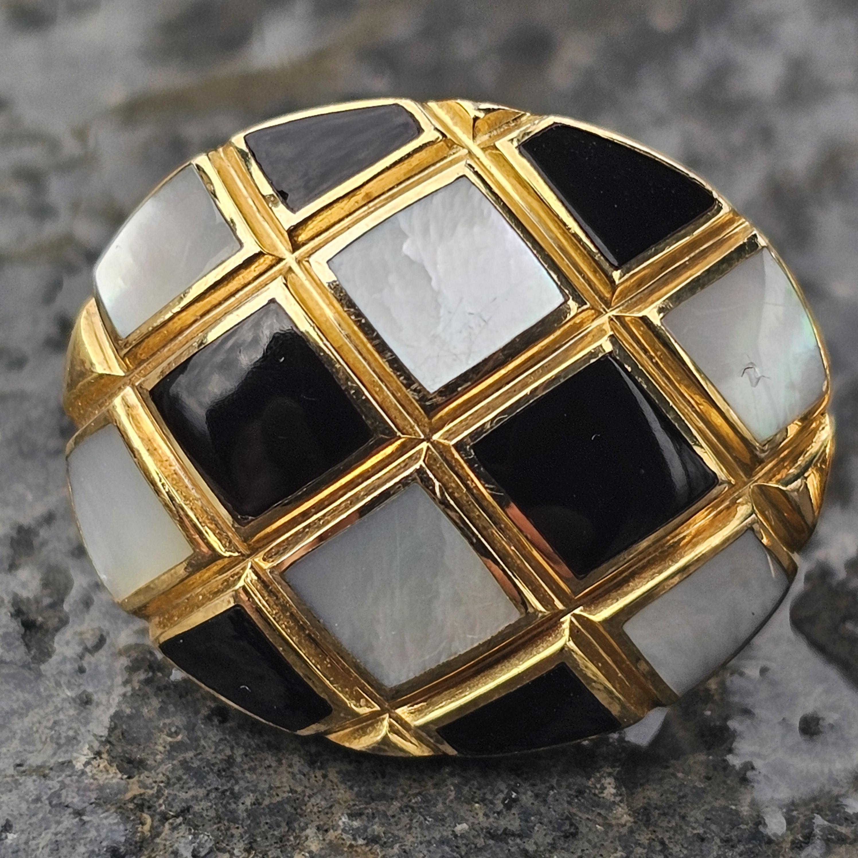 Asch Grossbardt Boucles d'oreilles Perle mère MOP Onyx incrusté Or jaune 14k 12.5g Bon état - En vente à Northbrook, IL