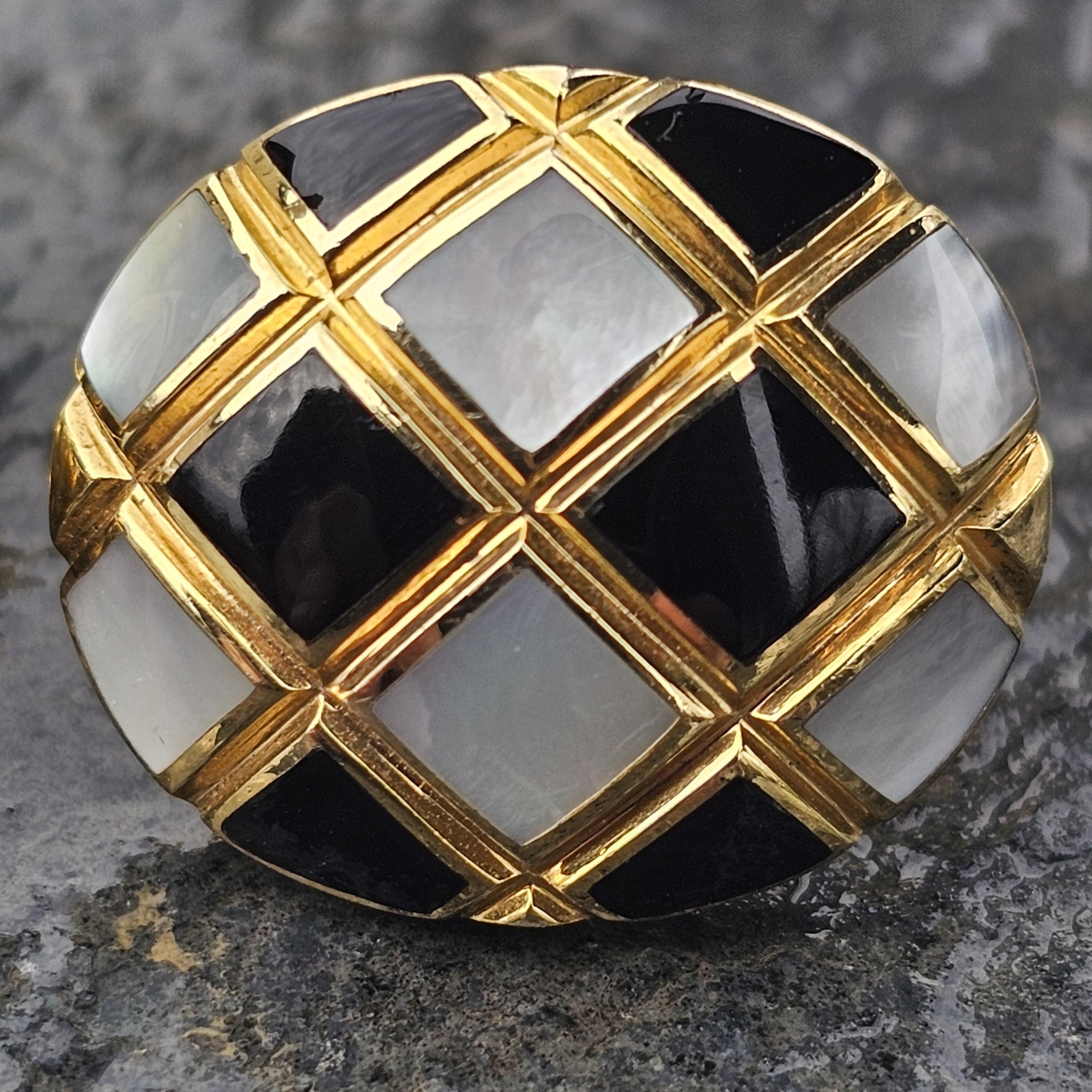 Asch Grossbardt Boucles d'oreilles Perle mère MOP Onyx incrusté Or jaune 14k 12.5g Pour femmes en vente