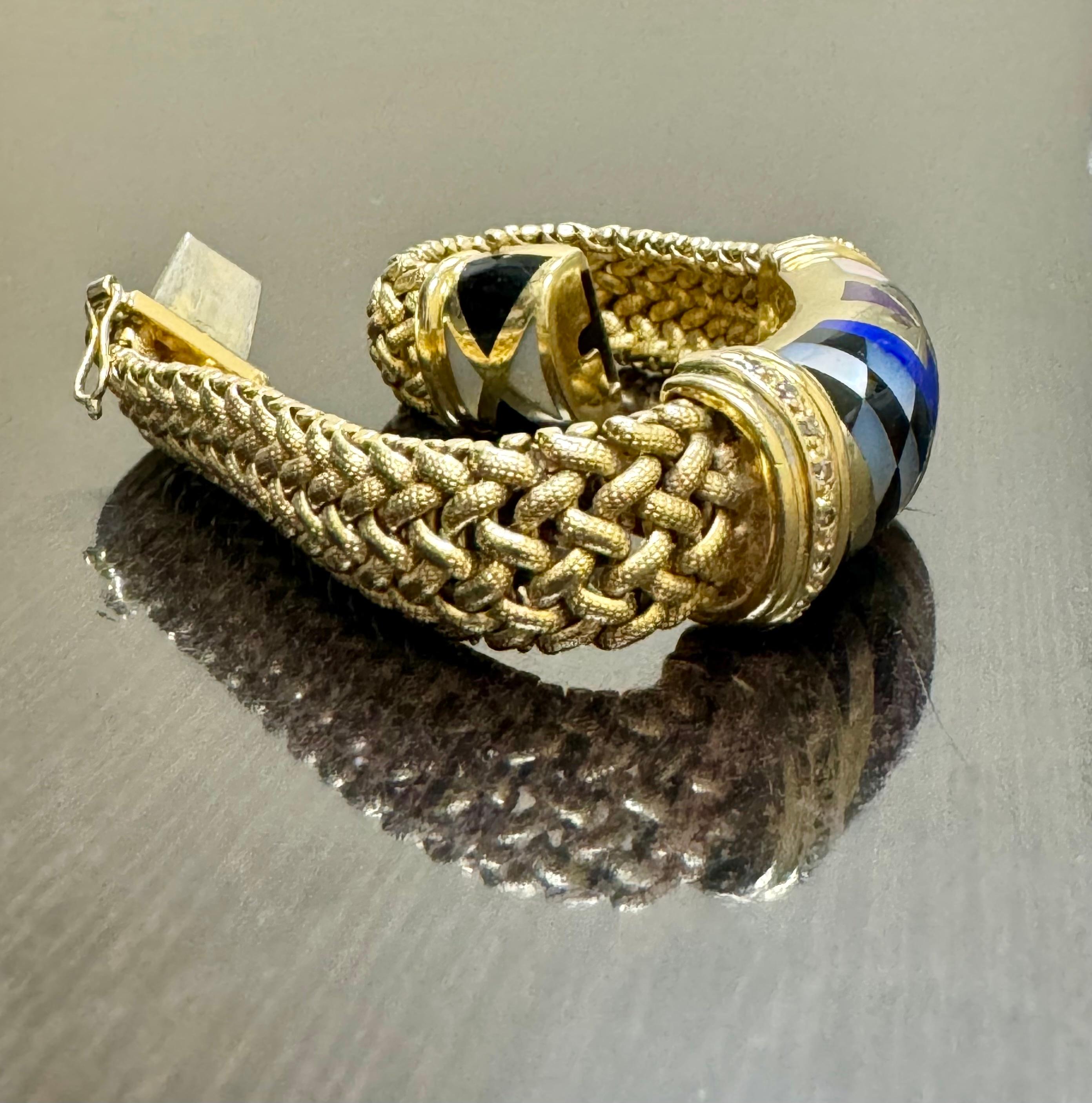 Donna Bracciale Asch Grossbardt con intarsio di più pietre preziose in oro giallo 18 carati vintage in vendita