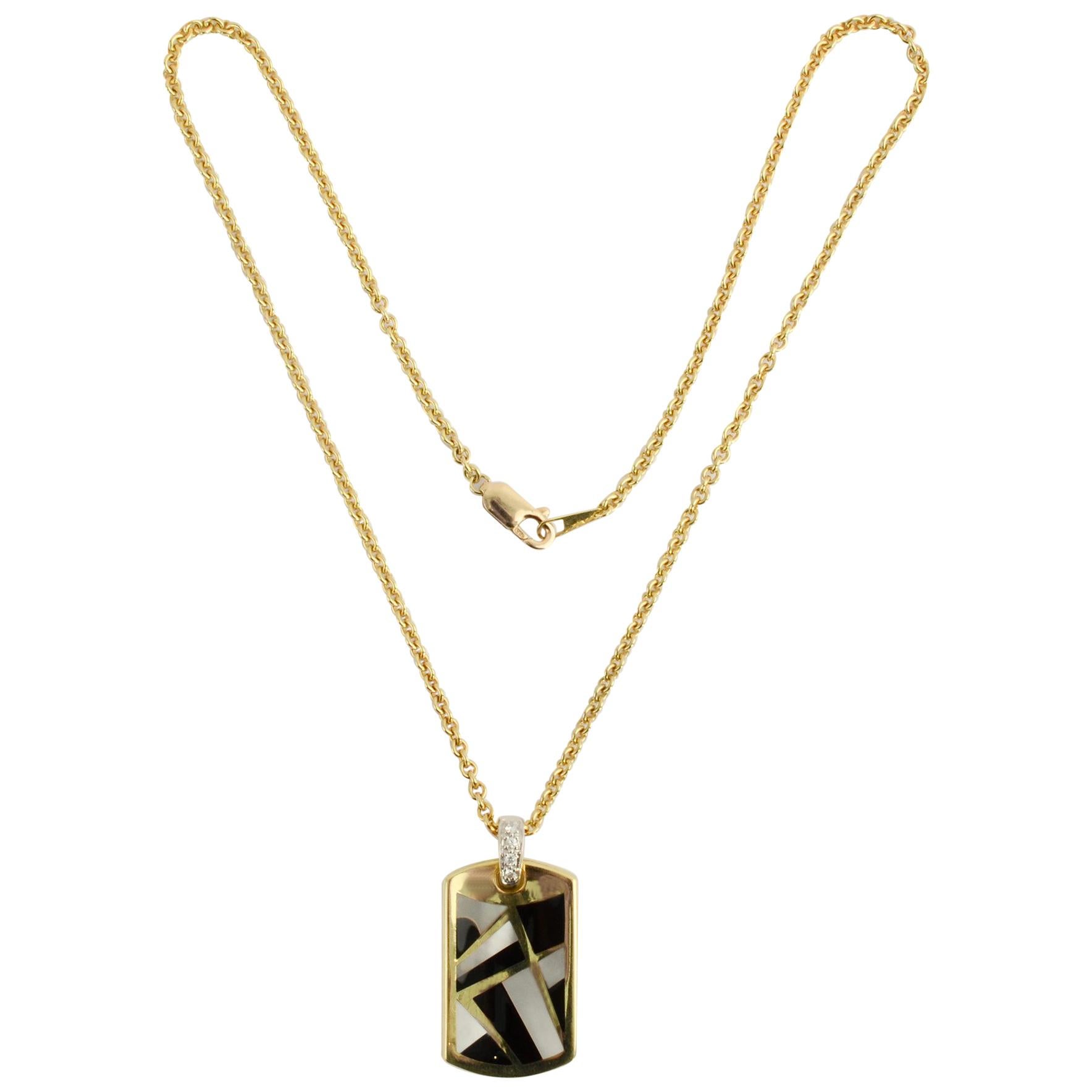 Halskette mit Anhänger aus Onyx, Perlmutt und Diamanten von Asch Grossbardt im Angebot