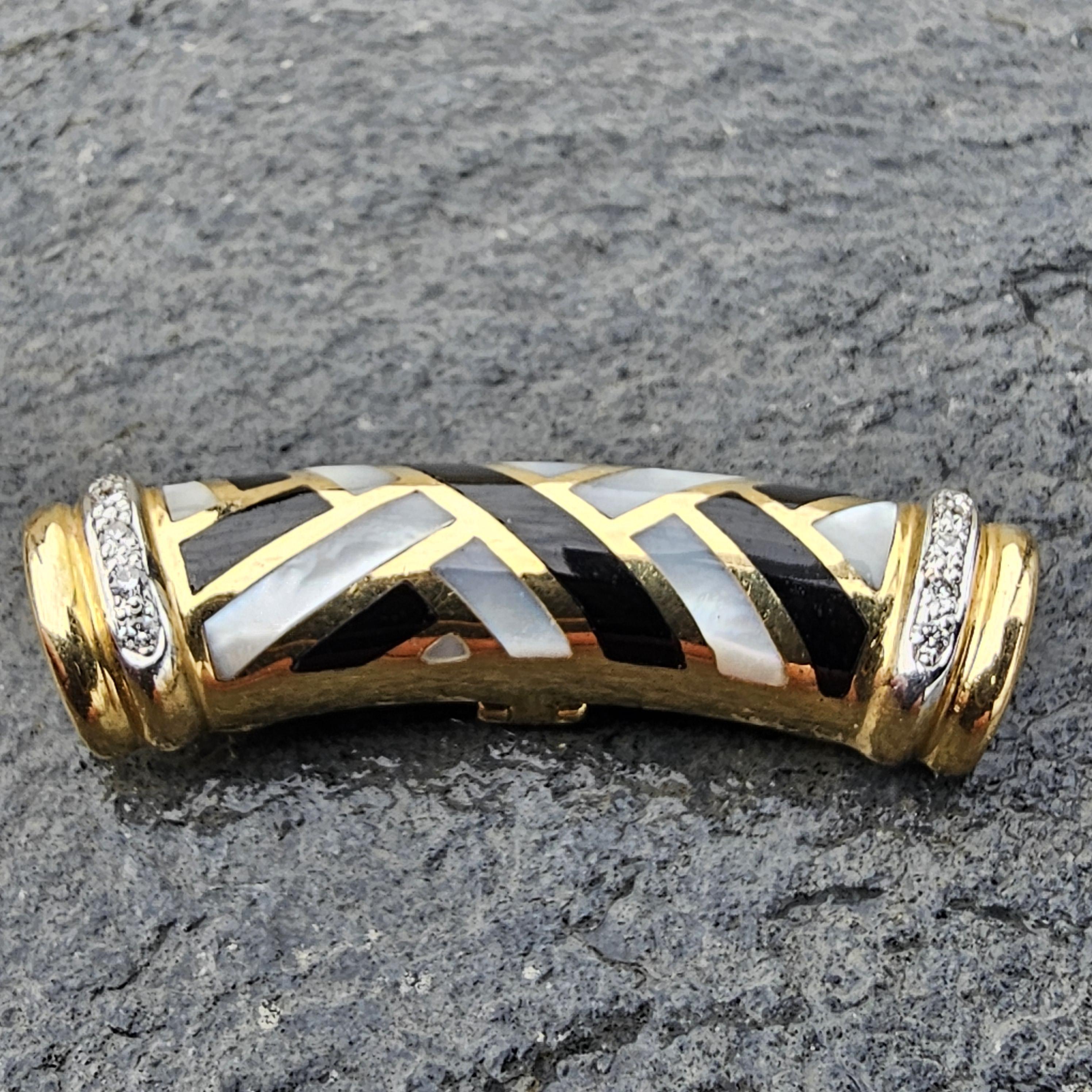 Taille ronde Asch Grossbardt pendentif coulissant or jaune 14k diamant nacre perle onyx 13.3g en vente