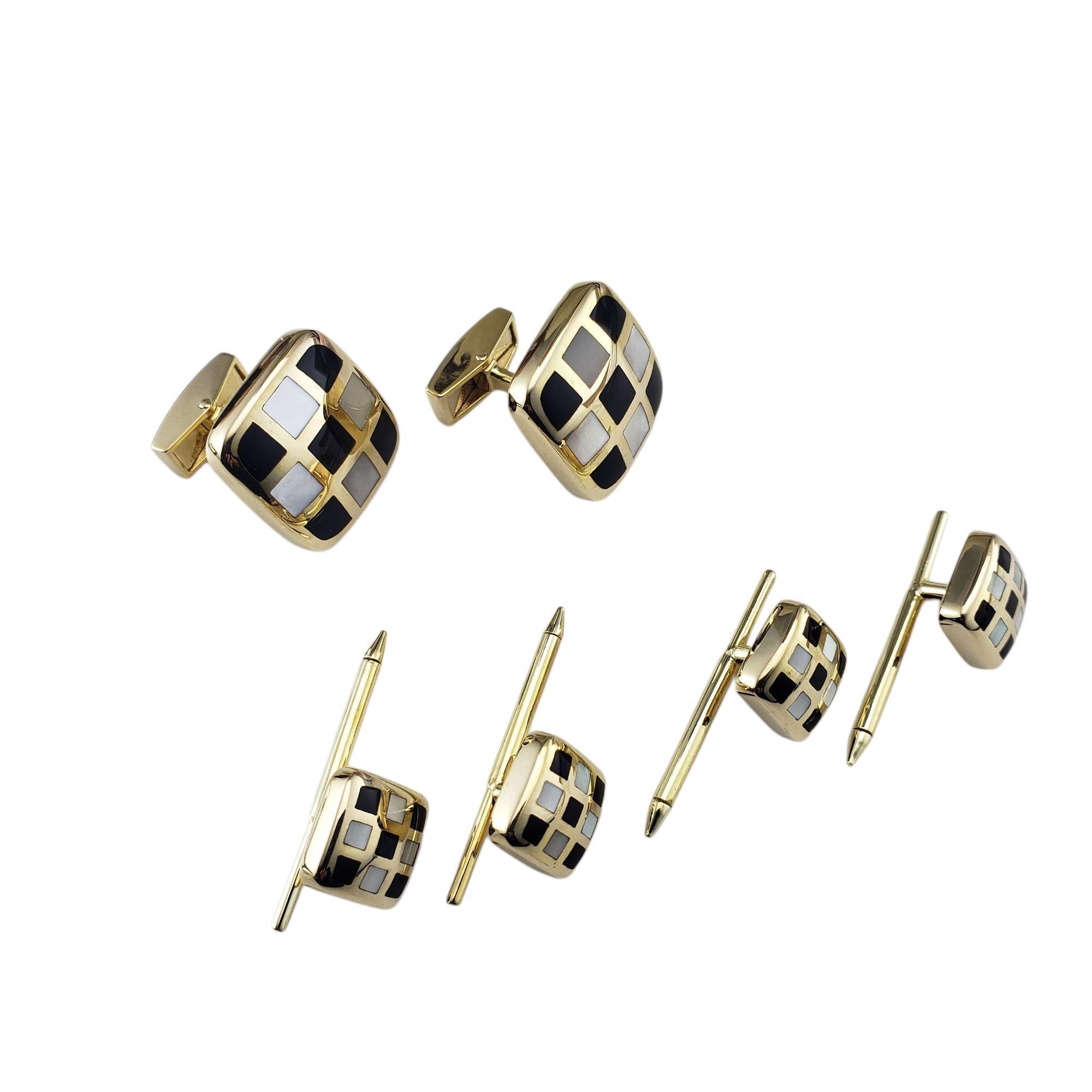 Asch Grossbart 14K Gelbgold Perlmutt und Onyx Manschettenknöpfe & Smokingknöpfe Set-

Werten Sie Ihre formelle Kleidung mit diesem außergewöhnlichen Vintage-Set von Asch Grossbart auf, das für seine feinen Einlegearbeiten und seine Handwerkskunst