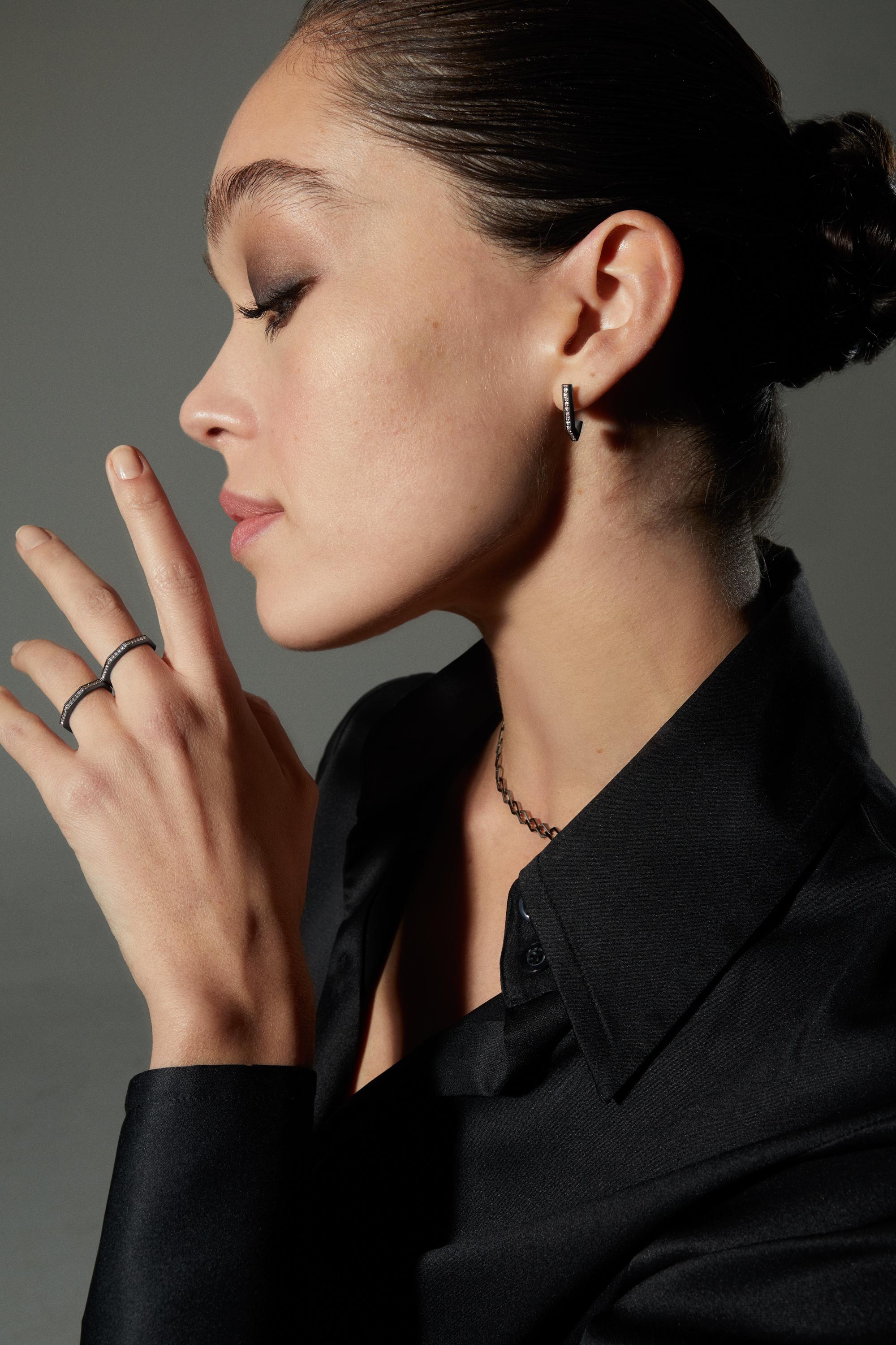 Luminescence Crescent Earing - Or 18 carats plaqué rhodium noir 0,41 carat Pour femmes en vente