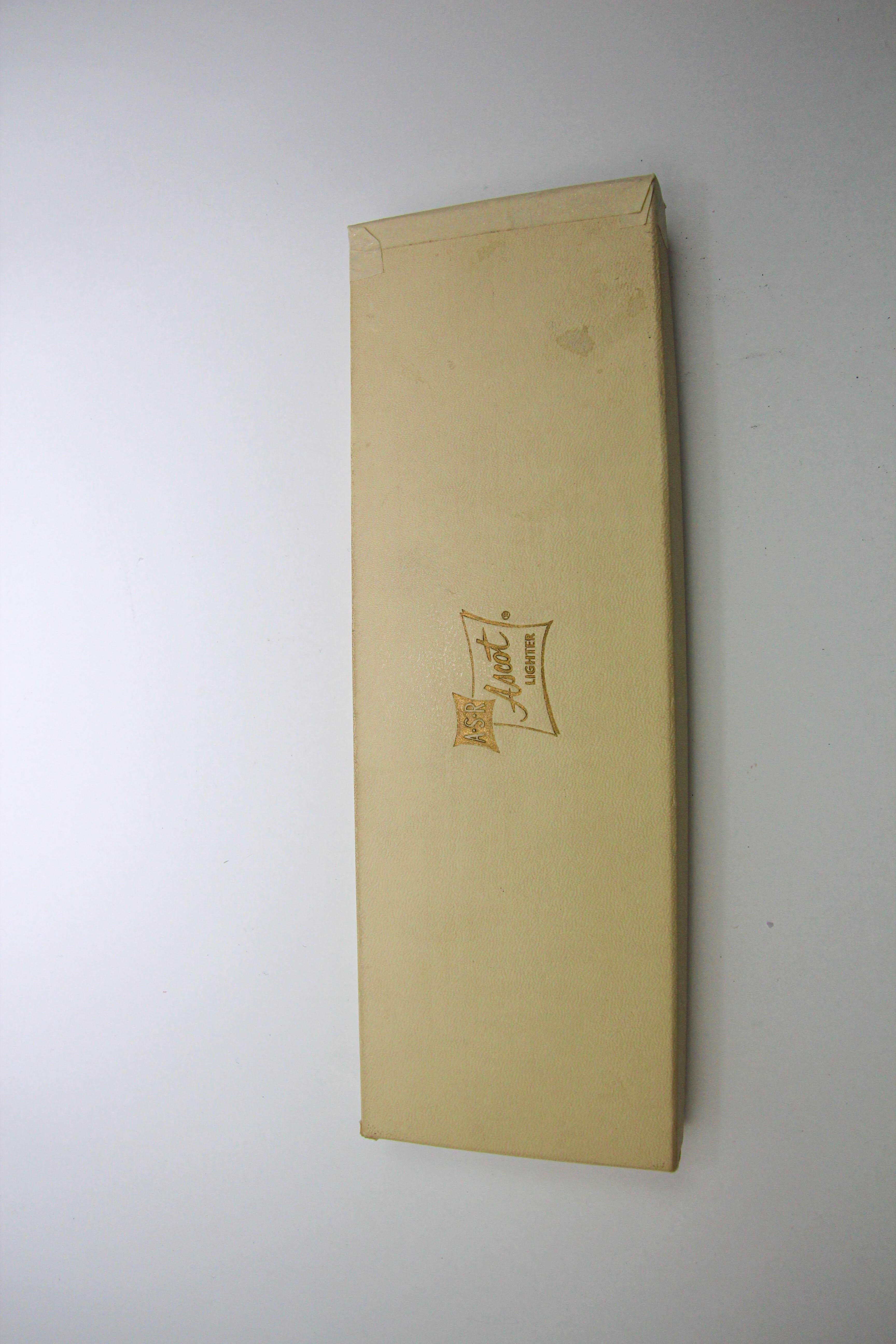 Ascot Florentine Dolch-Feuerzeug Brieföffner Briefbeschwerer Gold und Brown 1950er Jahre im Angebot 13
