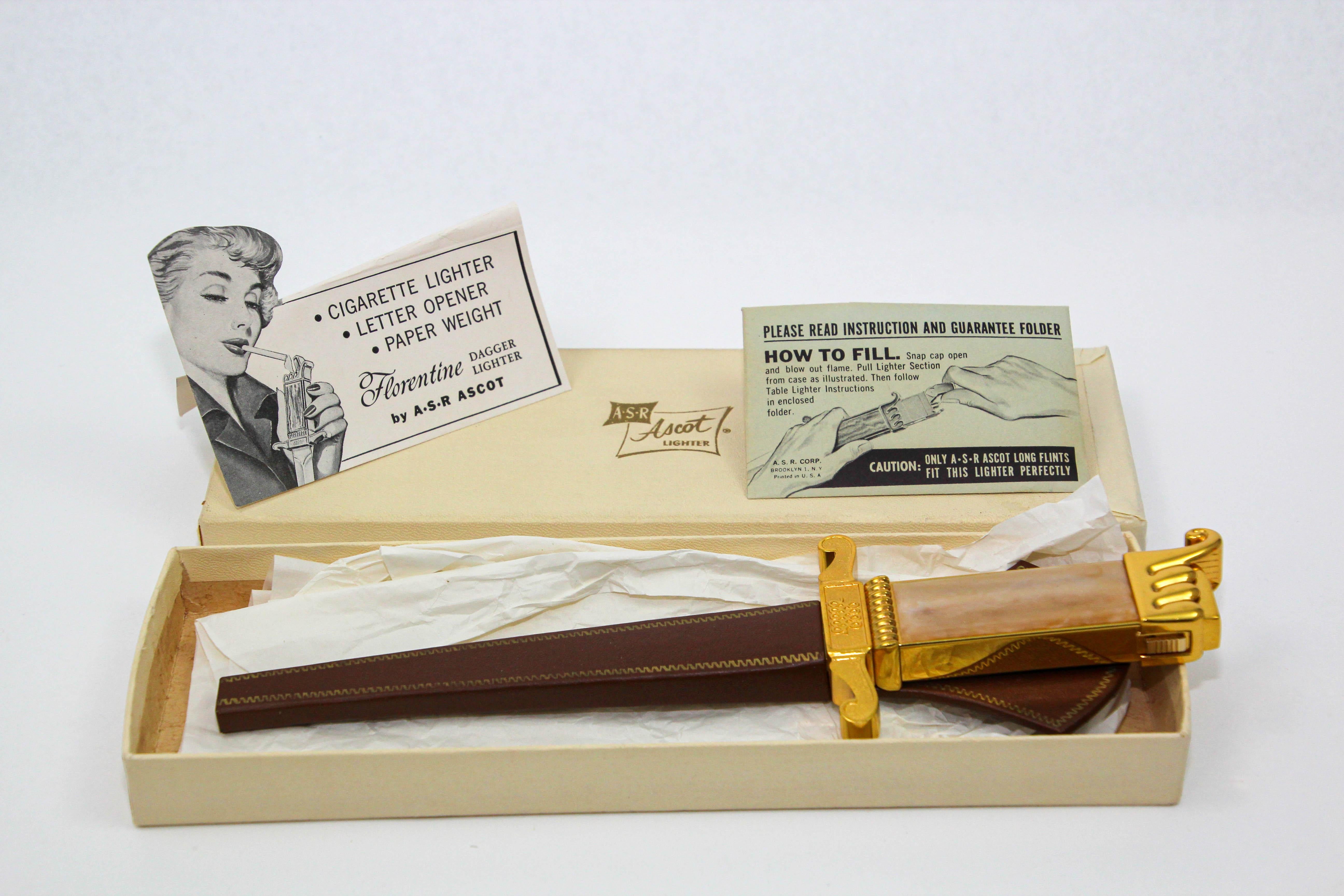 Ascot Florentine Dolch-Feuerzeug Brieföffner Briefbeschwerer Gold und Brown 1950er Jahre im Angebot 14