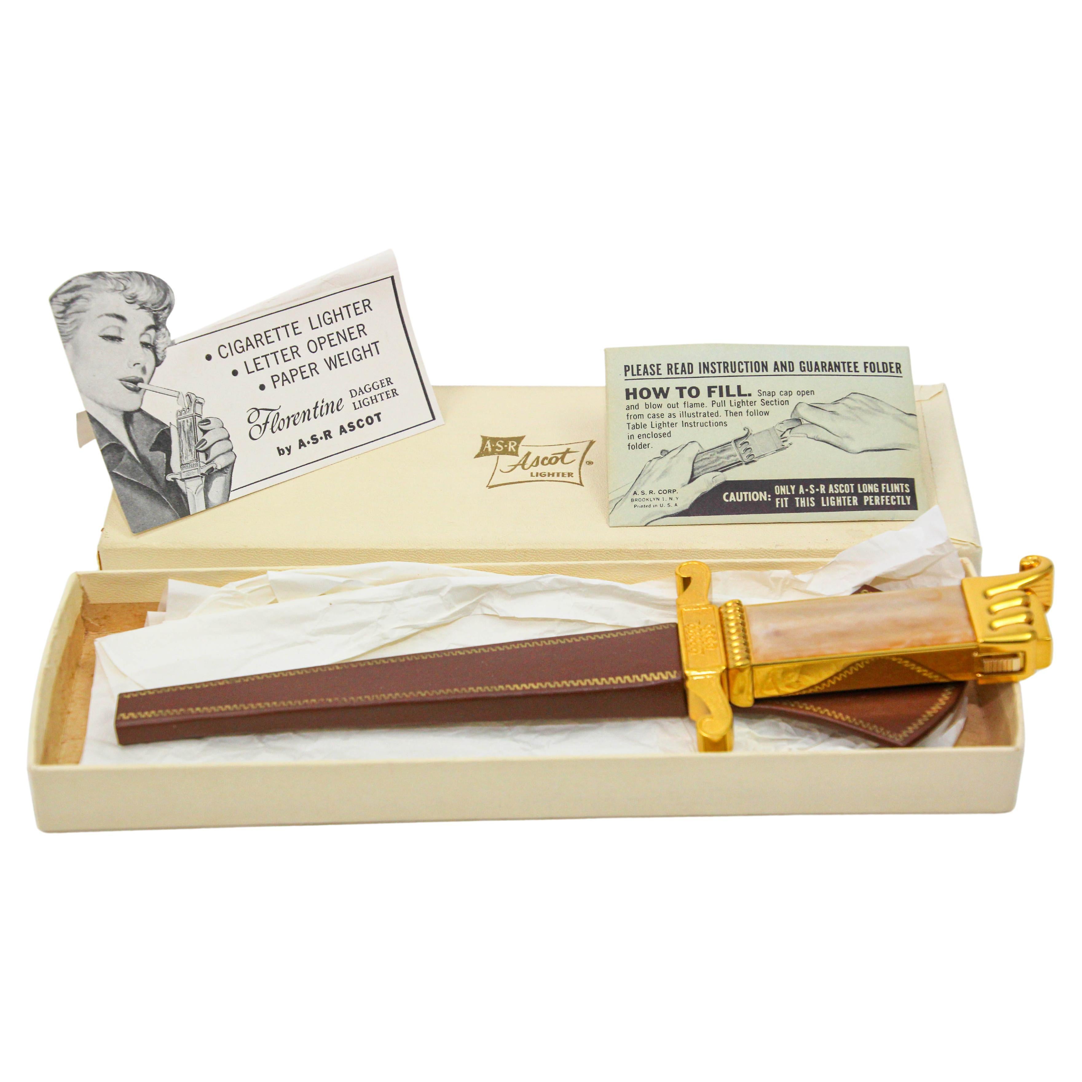Ascot Florentine Dolch-Feuerzeug Brieföffner Briefbeschwerer Gold und Brown 1950er Jahre im Angebot