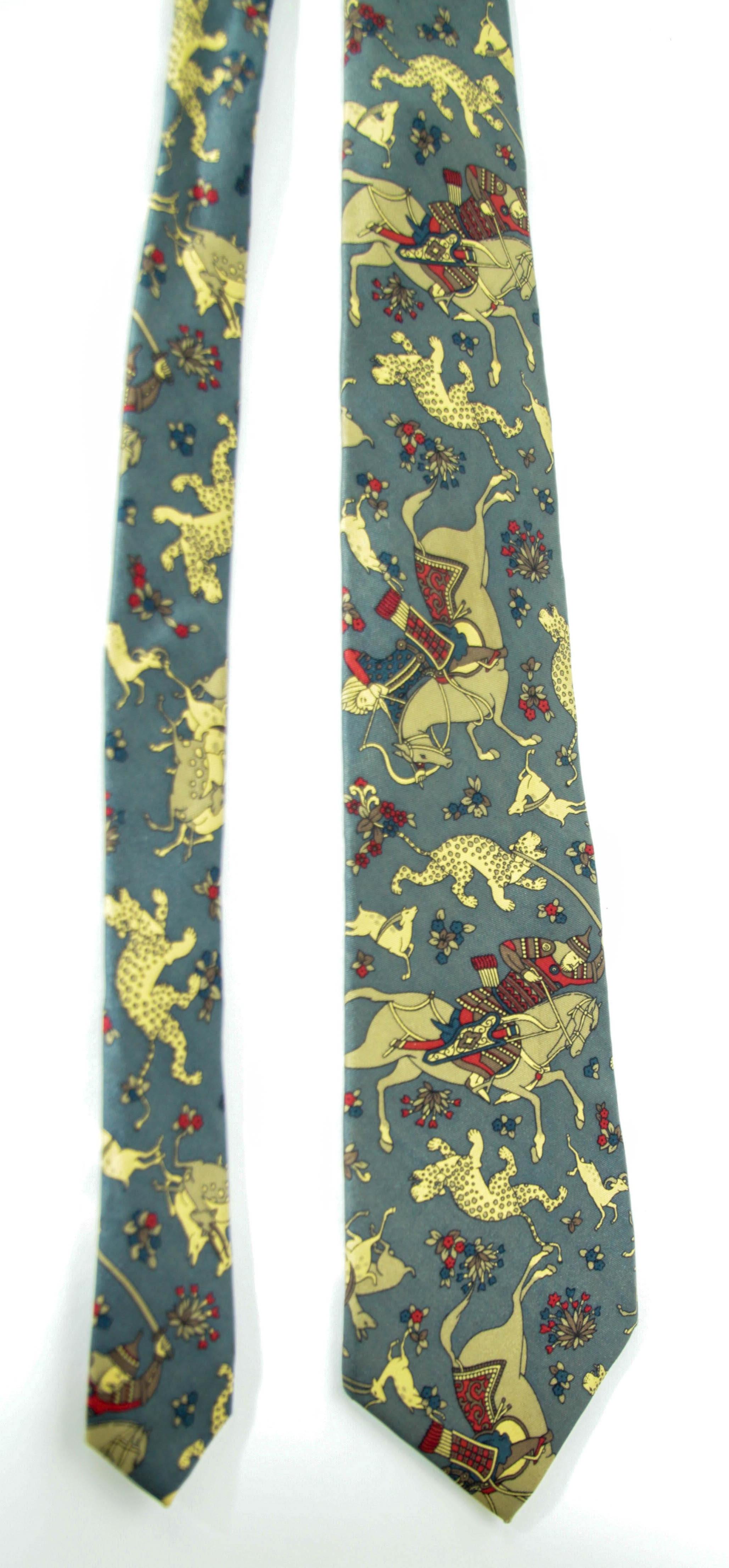 Cravatta da uomo in seta Ascot con motivo di tigri e antilopi blu e oro in vendita 14