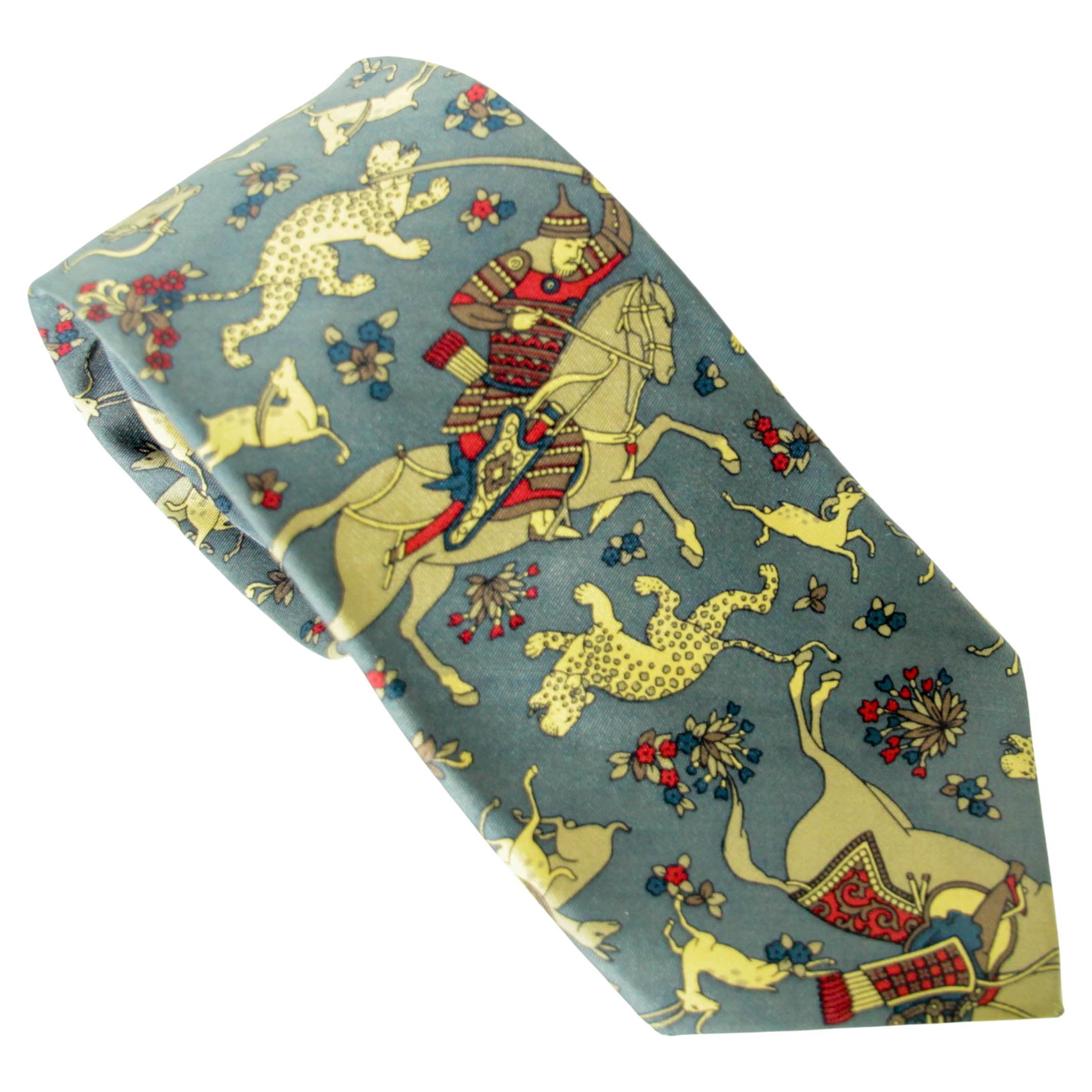 Cravatta da uomo in seta Ascot con motivo di tigri e antilopi blu e oro