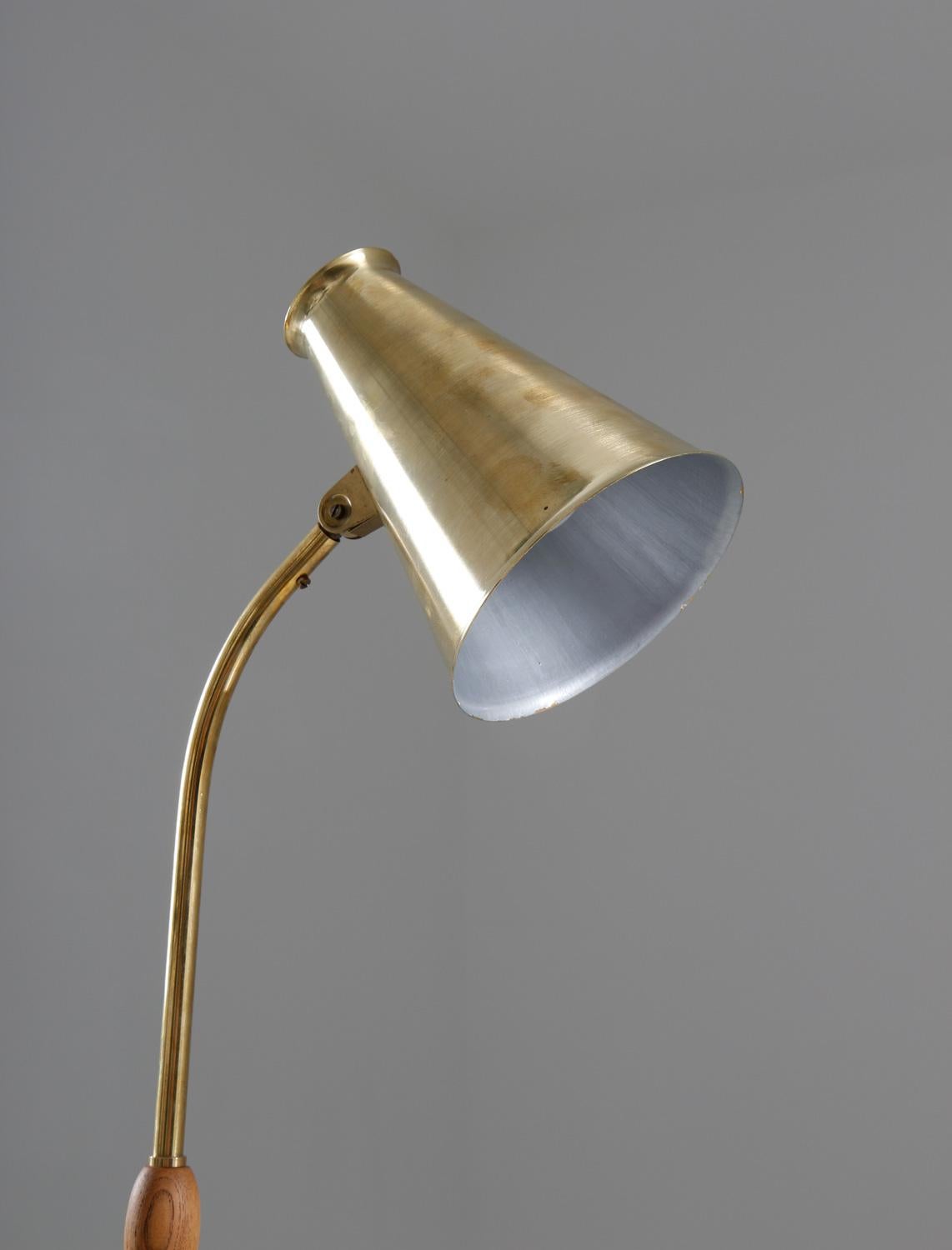 Swedish ASEA-Attributed Scandinavian Midcentury Desk Lamp in Brass For Sale