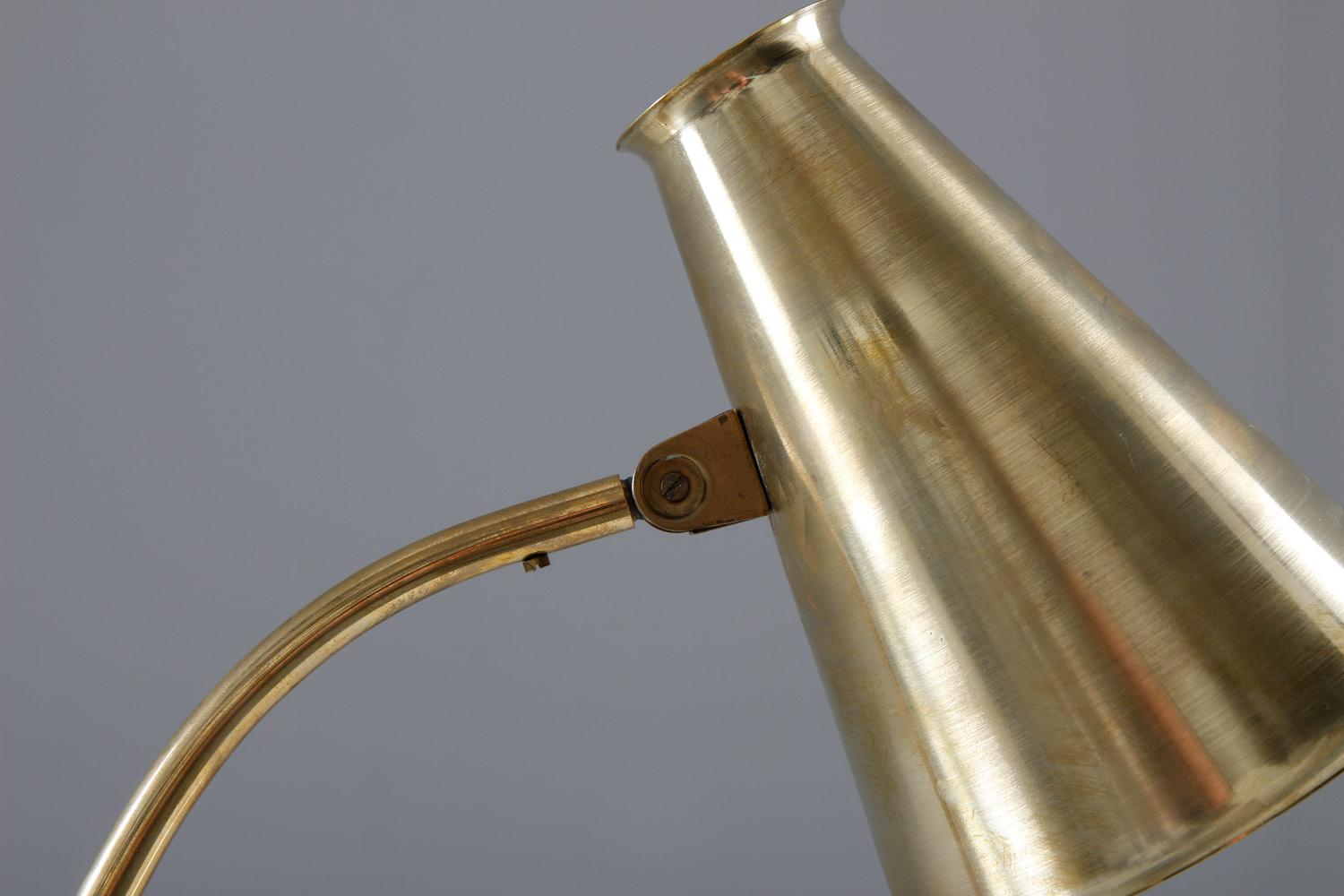 ASEA-Attributed Scandinavian Midcentury Desk Lamp in Brass For Sale 1