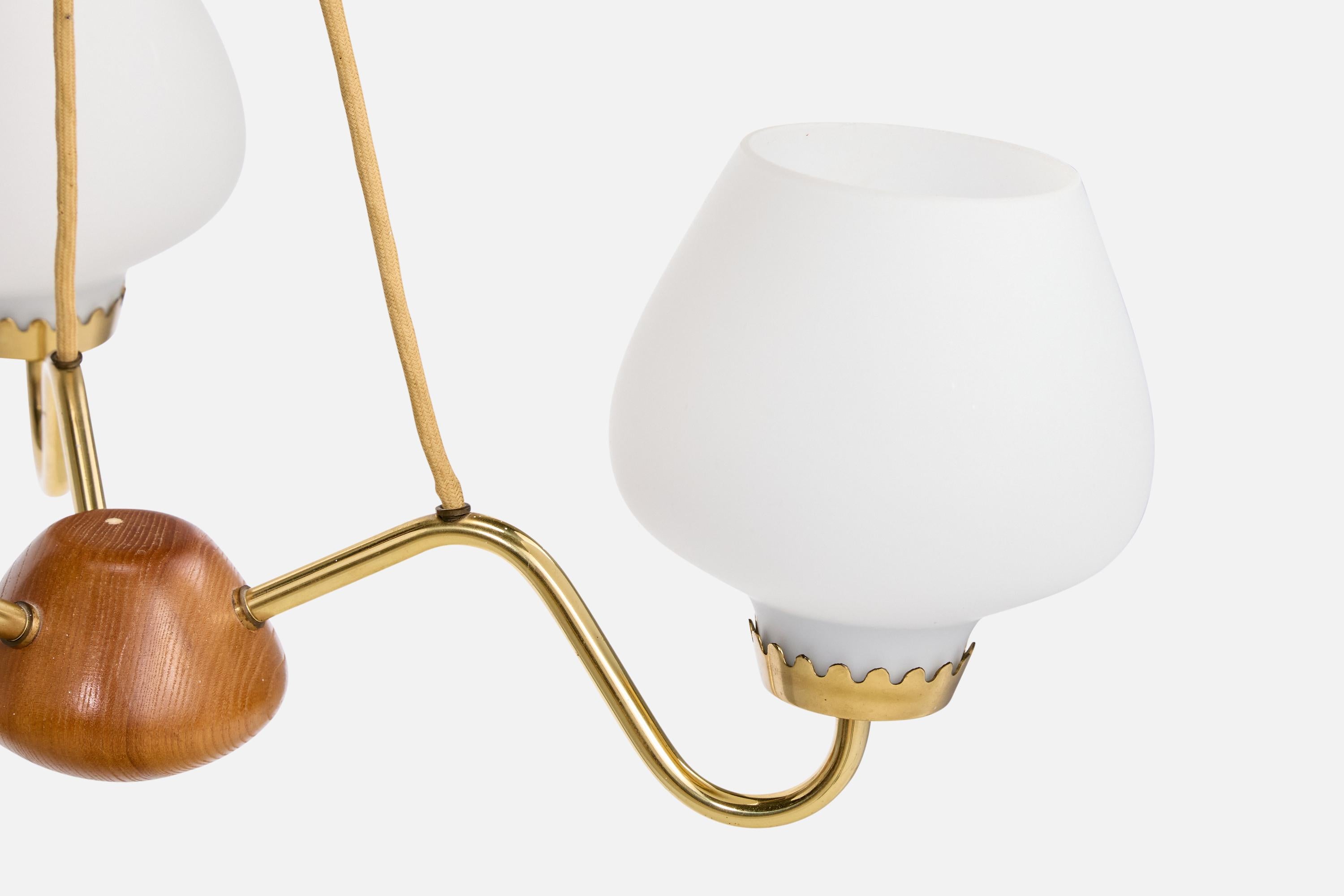 Milieu du XXe siècle ASEA, lustre, laiton, verre, Oak, Suède, années 1950 en vente
