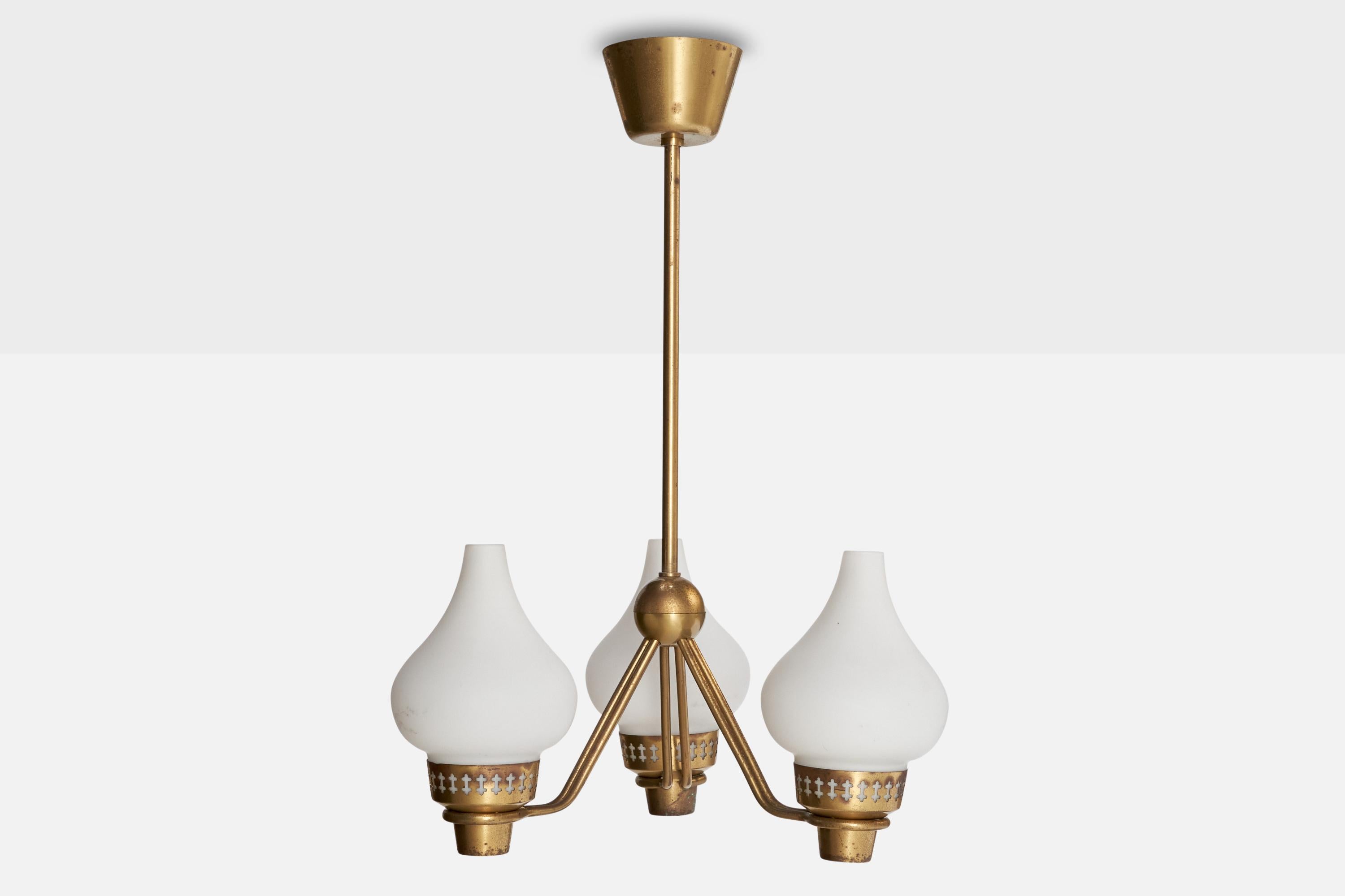 Scandinave moderne Lustre, laiton, verre, Suède, années 1940 en vente