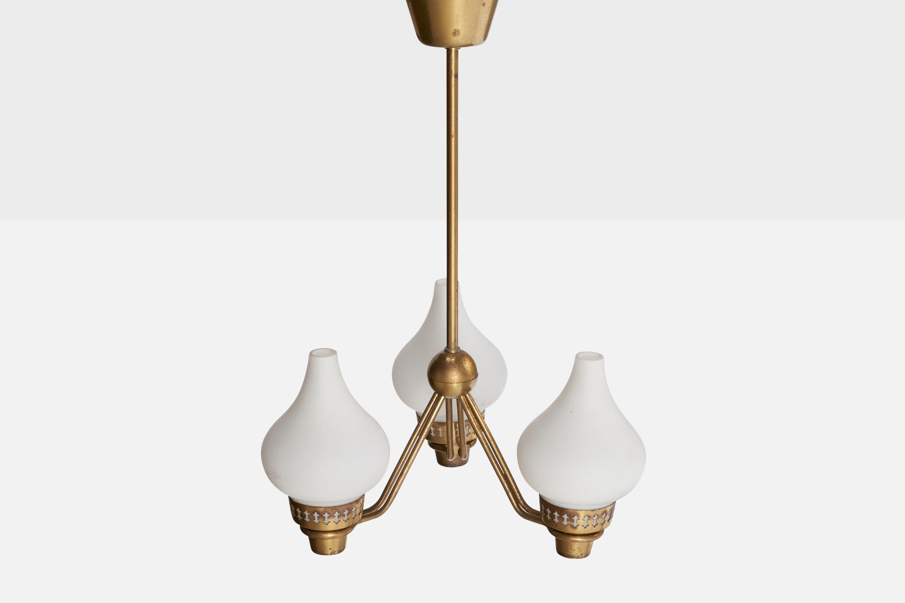 Suédois Lustre, laiton, verre, Suède, années 1940 en vente