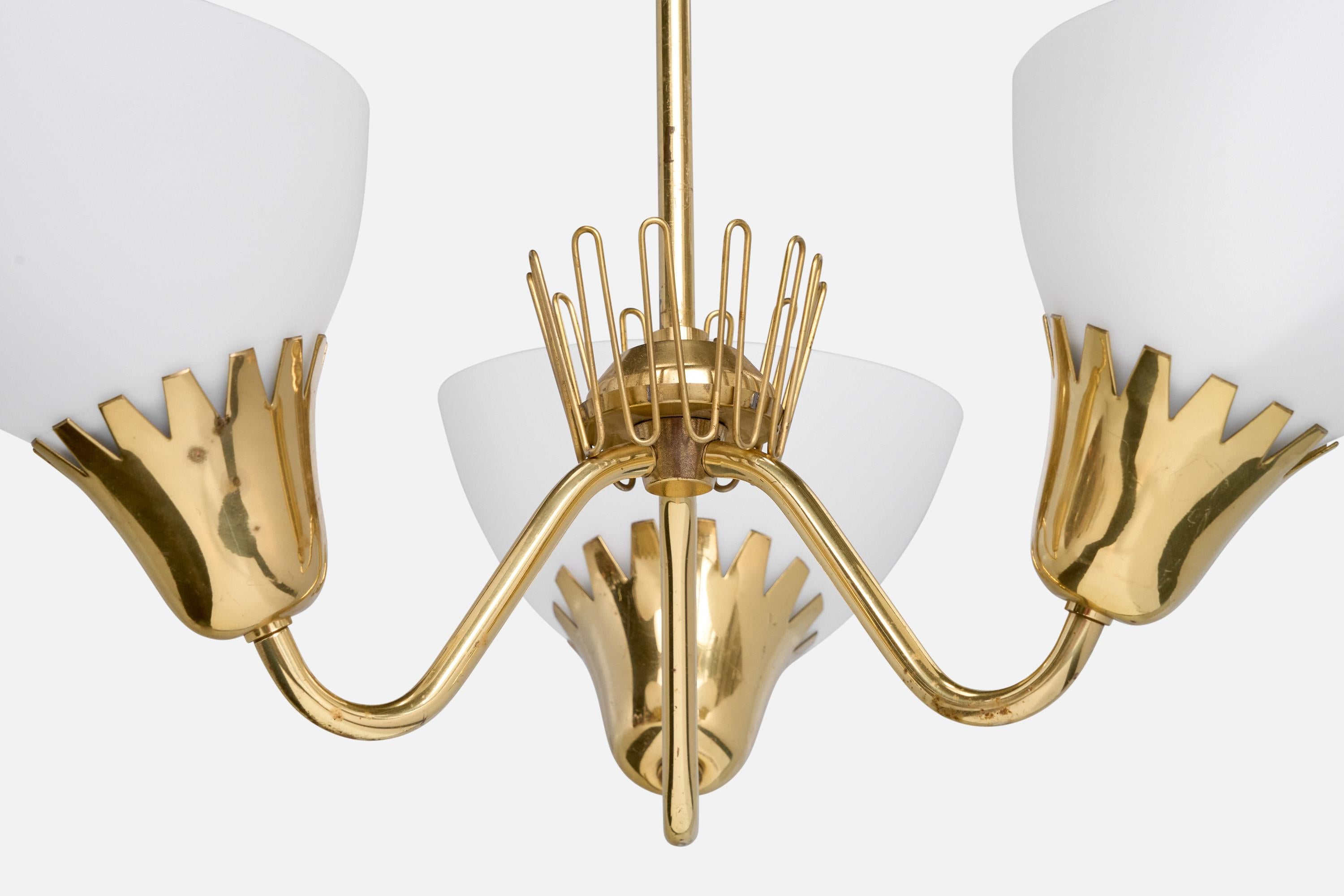 Metà XX secolo ASEA, Lampadario, Ottone, Vetro, Svezia, anni '1940 in vendita