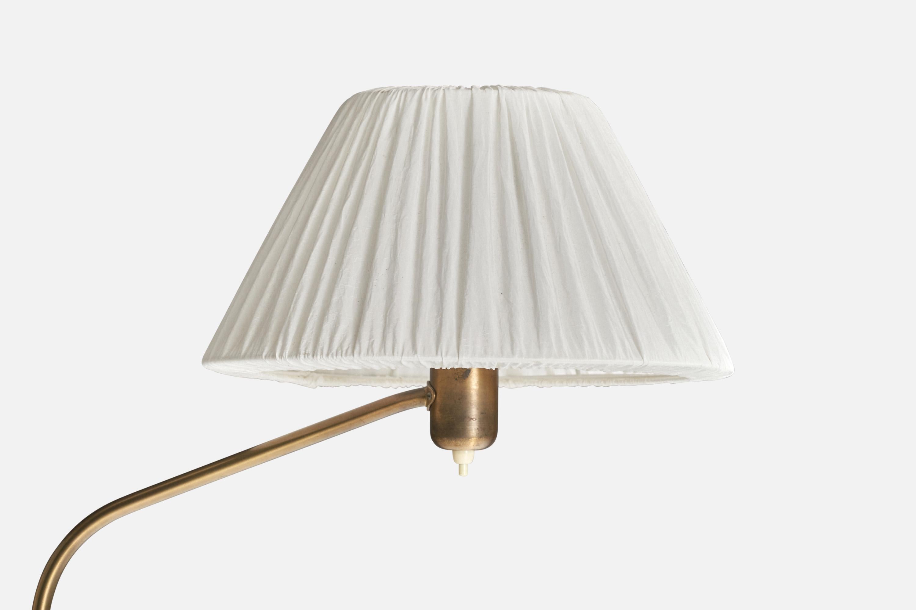 Scandinave moderne ASEA, Lampadaire, Laiton, Tissu, Suède, Années 1940 en vente