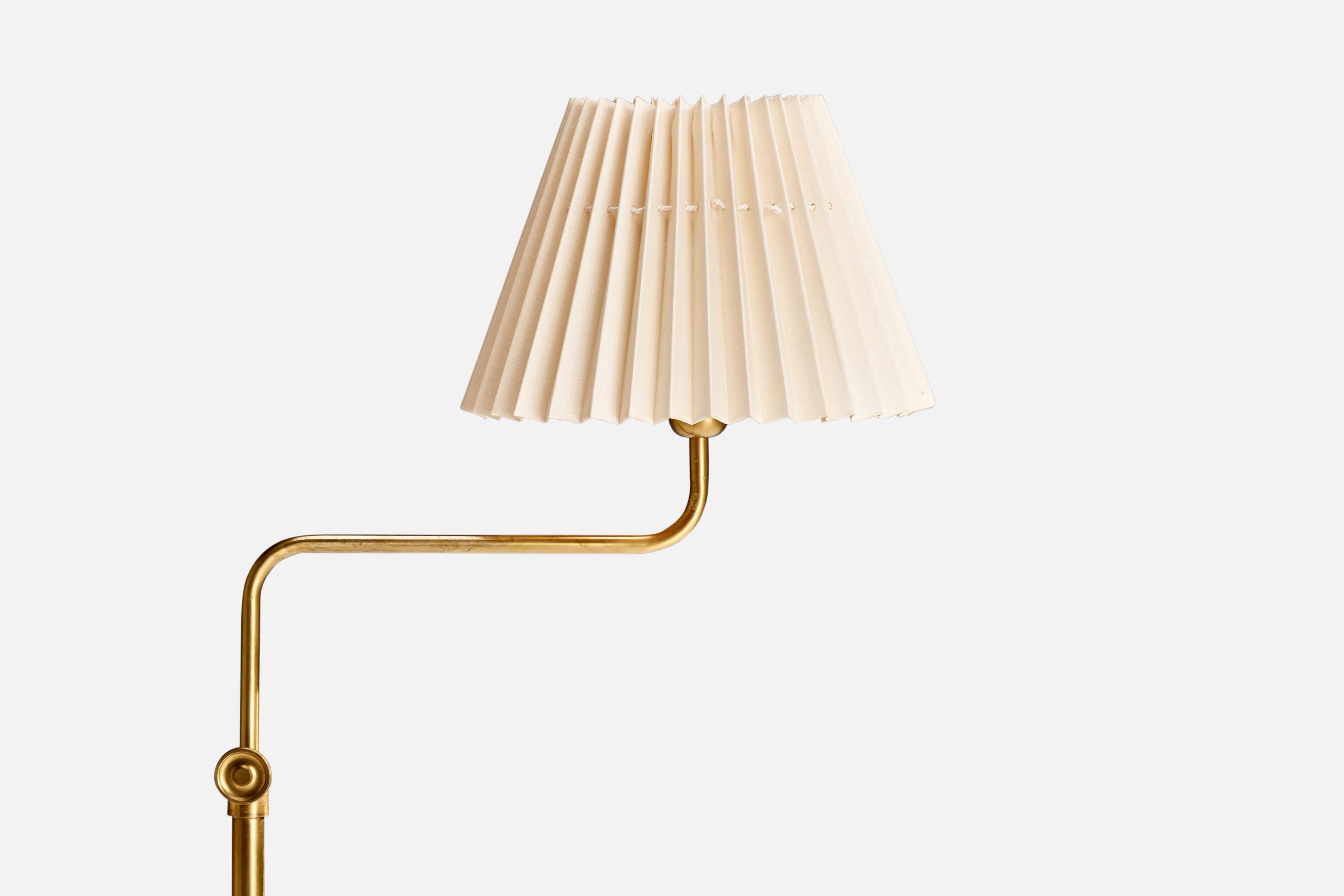 Scandinave moderne ASEA, Lampadaire, Laiton, Tissu, Suède, Années 1940 en vente