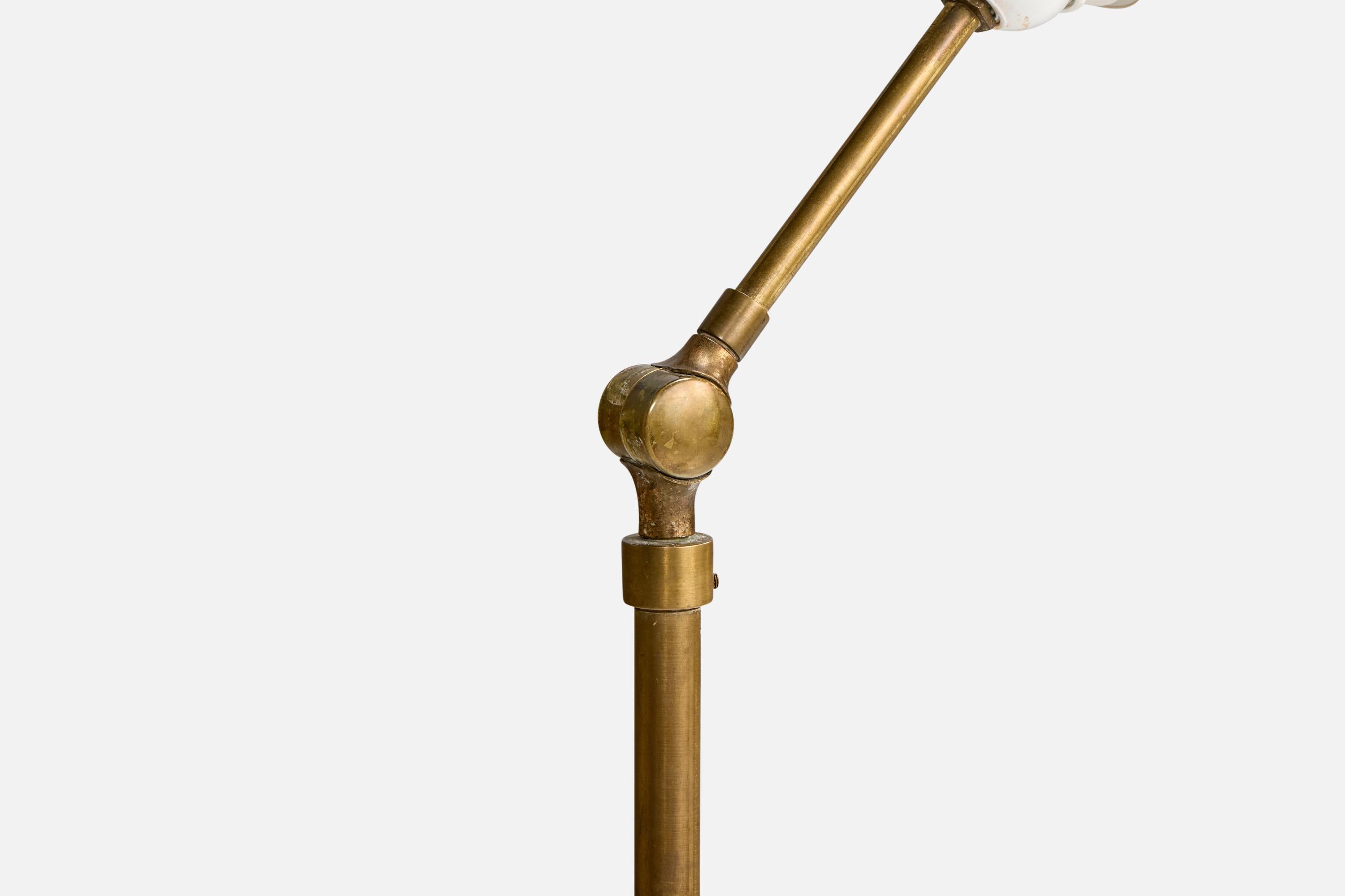 Lampadaire Asea, laiton, tissu, Suède, années 1940 Bon état - En vente à High Point, NC