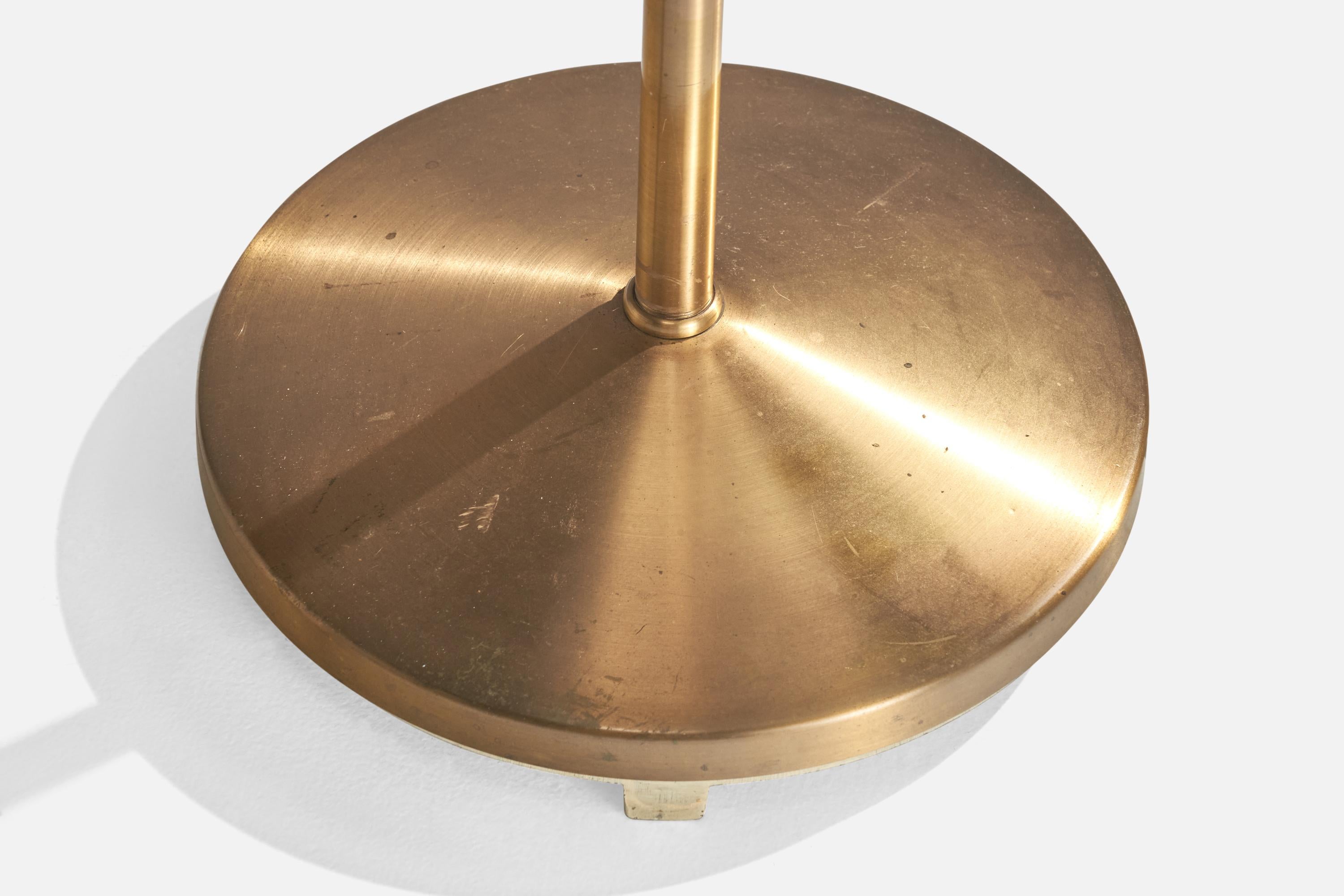 Milieu du XXe siècle ASEA, Lampadaire, Laiton, Tissu, Suède, Années 1940 en vente