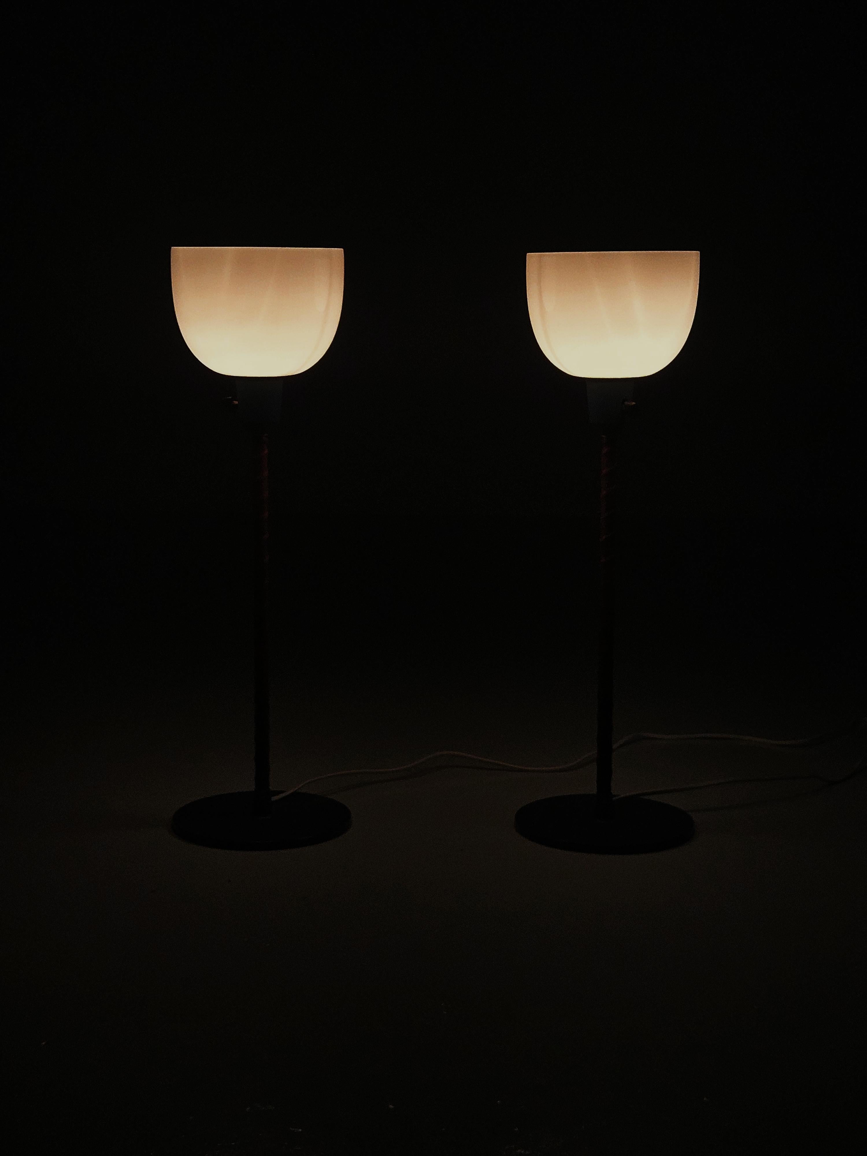 ASEA Tischlampen aus Leder, Glas und Stahl, unbekannter Designer, Schweden, 1950er Jahre im Angebot 1